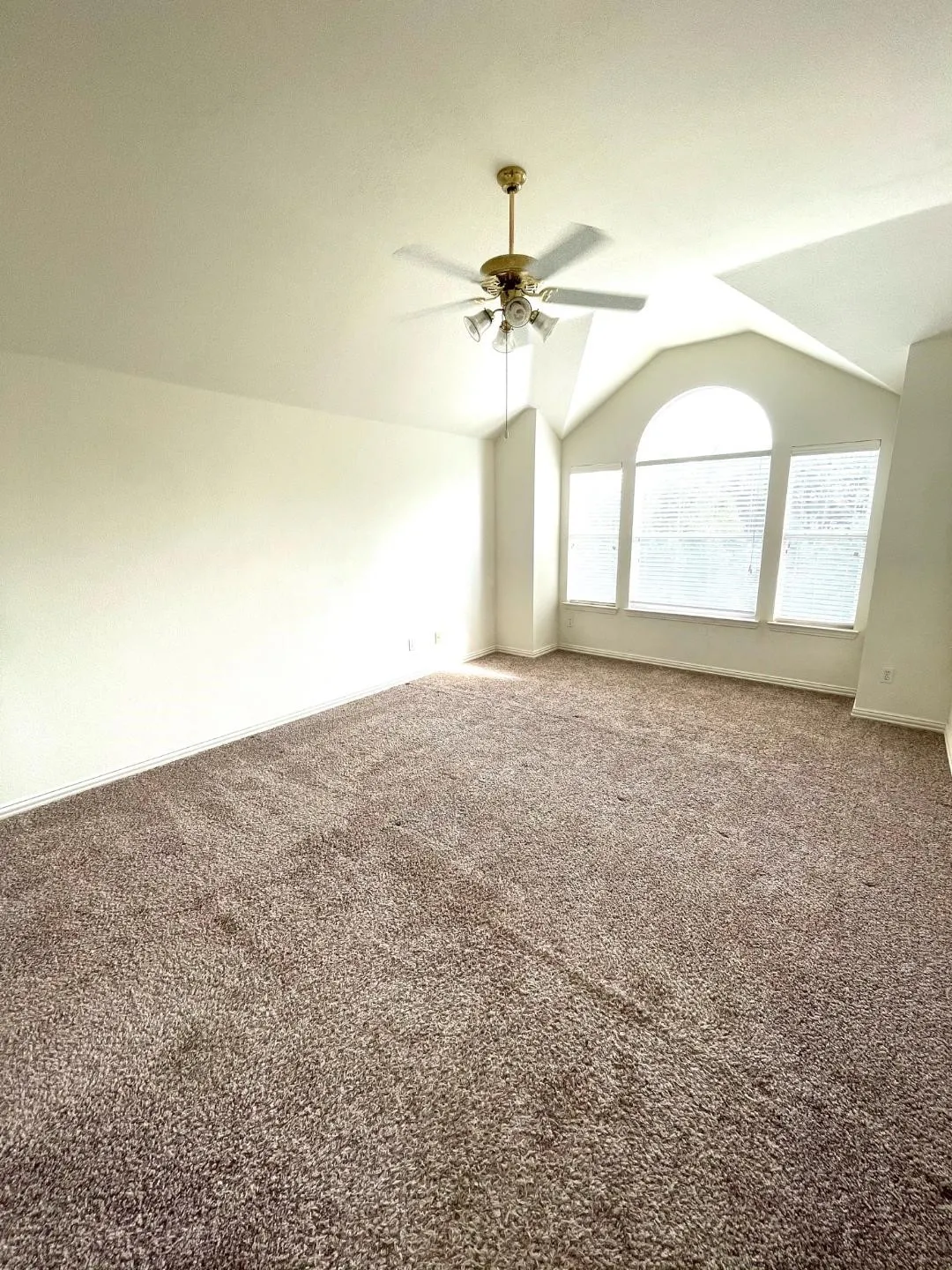 Single Family Residence For Rent in Collin County , 4518 Oak Shores Drive, Plano, Texas 75024, 4 Bedroom, 3 Bathroom, 2 Garage spaces, 3,016 Sqft, built in 1998, mls#21410870, Real Estate Agent in Plano, Homes For Rent in Collin county, Homes For Rent in Plano, Realtor in Plano Texas, Real Estate Brokerage Independent Realty Texas, Luminita Cordes Realtor