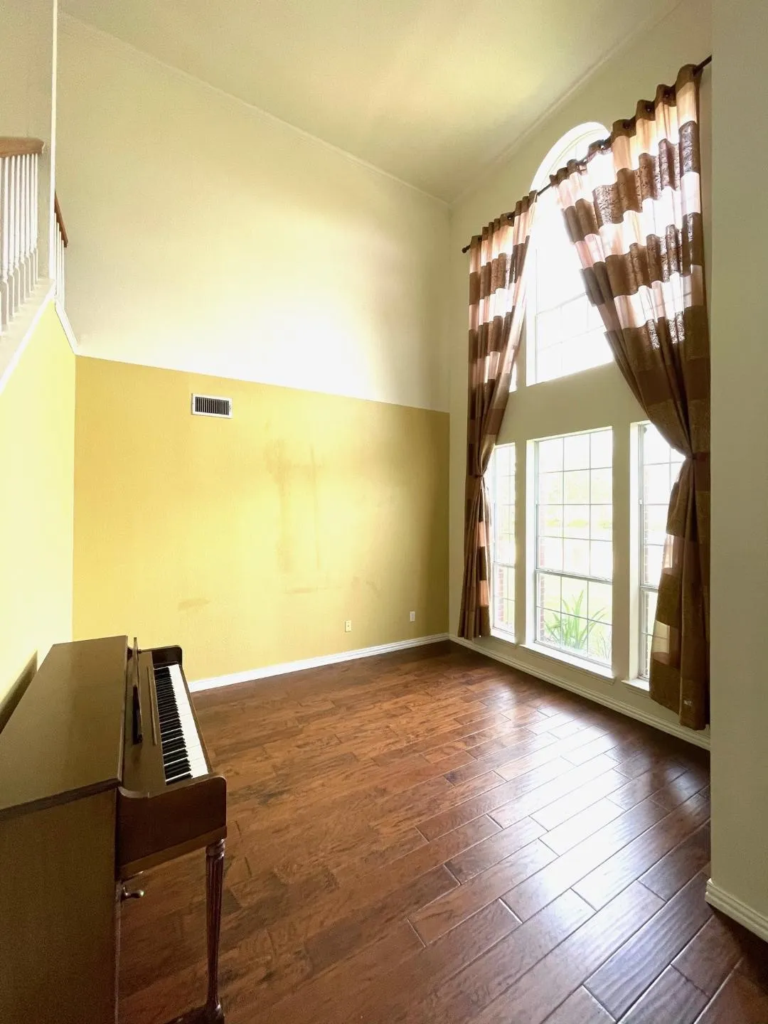 Single Family Residence For Rent in Collin County , 4518 Oak Shores Drive, Plano, Texas 75024, 4 Bedroom, 3 Bathroom, 2 Garage spaces, 3,016 Sqft, built in 1998, mls#21410870, Real Estate Agent in Plano, Homes For Rent in Collin county, Homes For Rent in Plano, Realtor in Plano Texas, Real Estate Brokerage Independent Realty Texas, Luminita Cordes Realtor