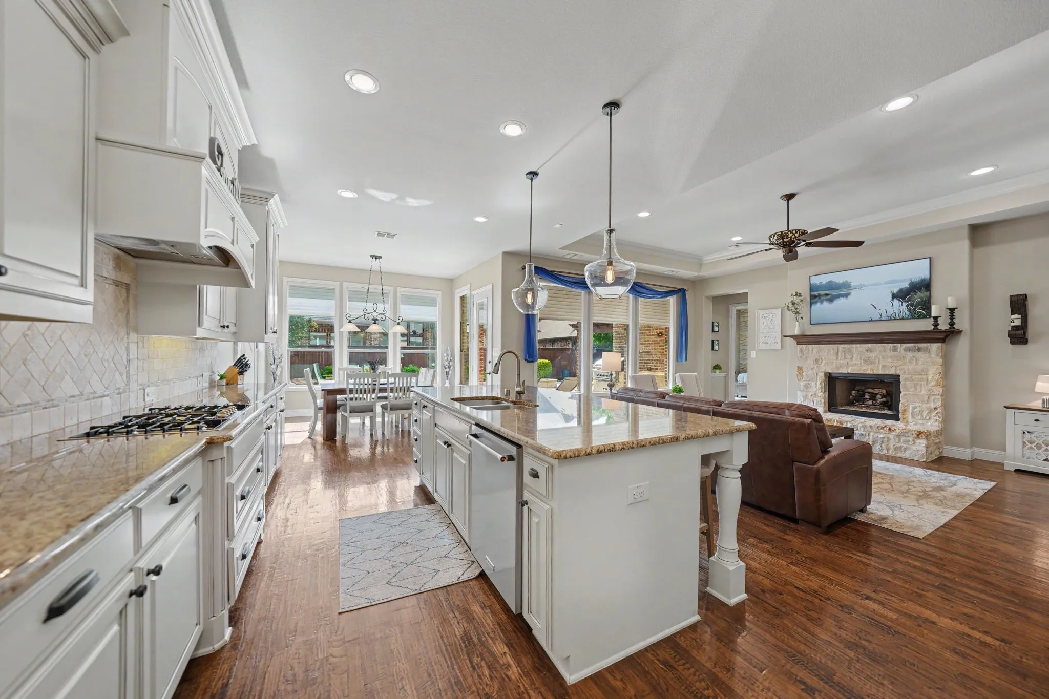 Single Family Residence For Sale in Collin County , 3714 Mesquite Court, Celina, Texas 75009, 5 Bedroom, 4 Bathroom, 3 Garage spaces, 4,091 Sqft, built in 2014, mls#21412433, Real Estate Agent in Celina, Homes For Sale in Collin county, Homes For Sale in Celina, Realtor in Celina Texas, Real Estate Brokerage Independent Realty Texas, Luminita Cordes Realtor