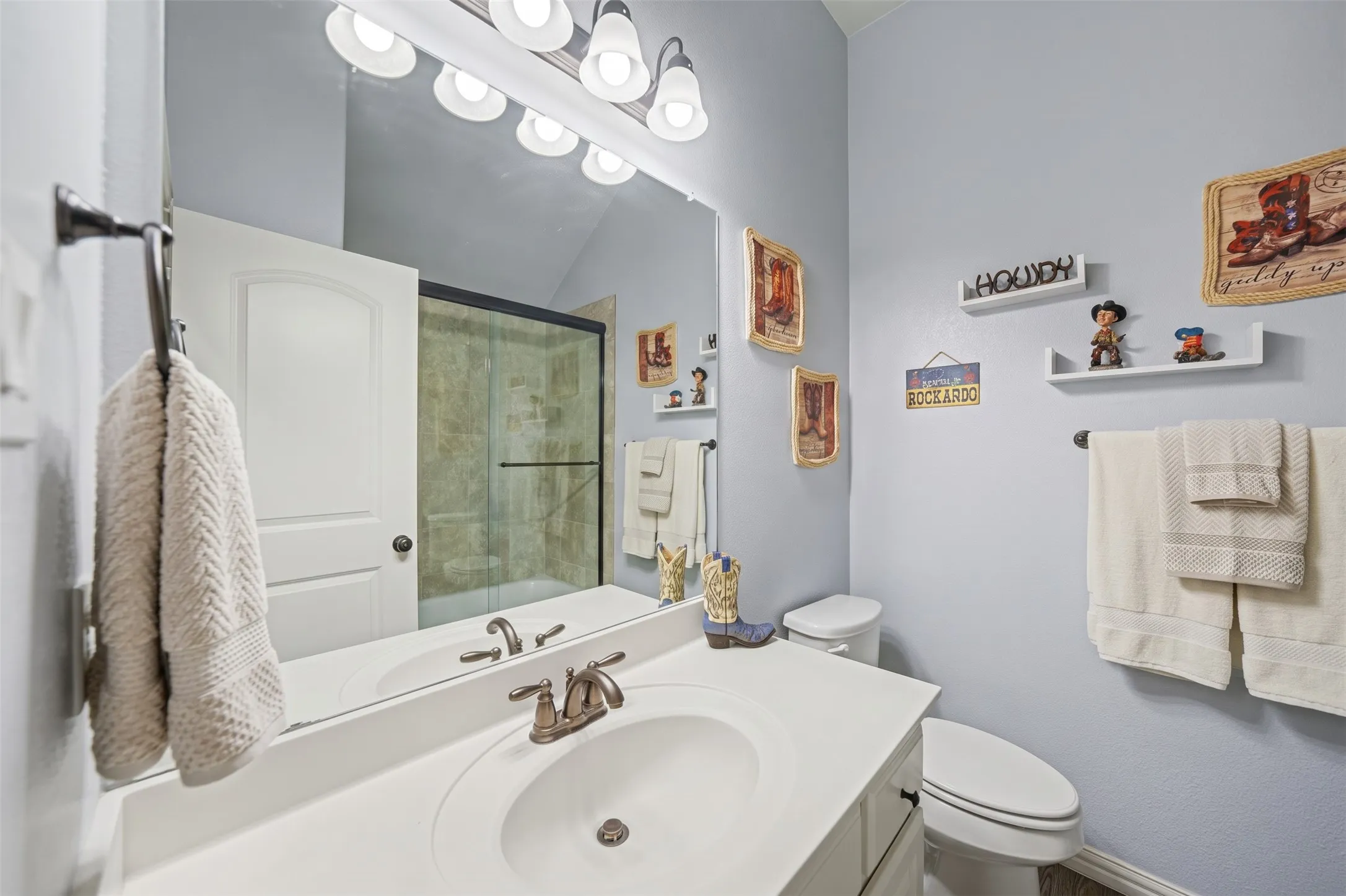 Single Family Residence For Sale in Collin County , 3714 Mesquite Court, Celina, Texas 75009, 5 Bedroom, 4 Bathroom, 3 Garage spaces, 4,091 Sqft, built in 2014, mls#21412433, Real Estate Agent in Celina, Homes For Sale in Collin county, Homes For Sale in Celina, Realtor in Celina Texas, Real Estate Brokerage Independent Realty Texas, Luminita Cordes Realtor