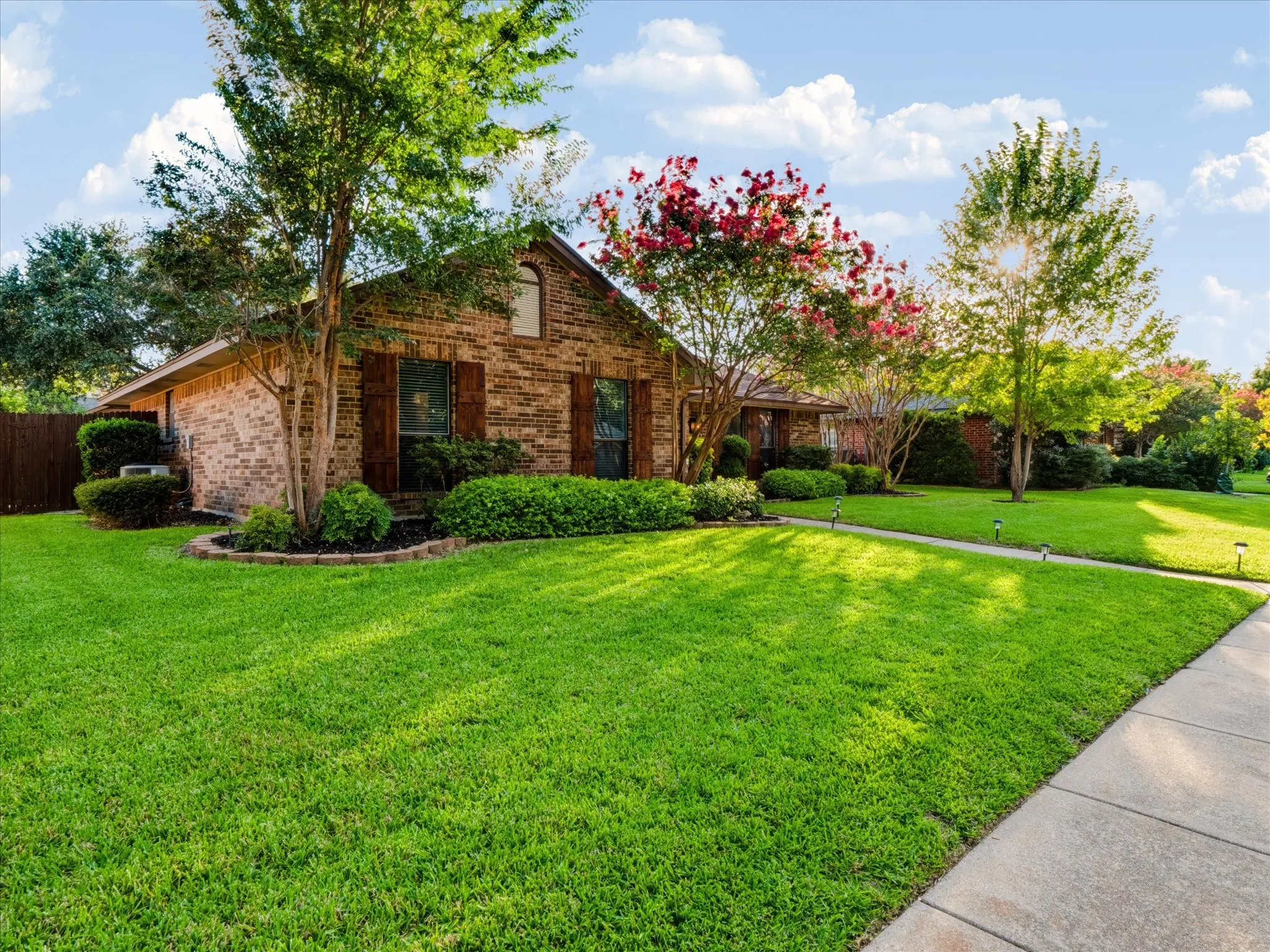 Single Family Residence For Sale in Dallas County , 232 Cherrybark Drive, Coppell, Texas 75019, 3 Bedroom, 2 Bathroom, 2 Garage spaces, 1,424 Sqft, built in 1984, mls#21413547, Real Estate Agent in Coppell, Homes For Sale in Dallas county, Homes For Sale in Coppell, Realtor in Coppell Texas, Real Estate Brokerage Independent Realty Texas, Luminita Cordes Realtor