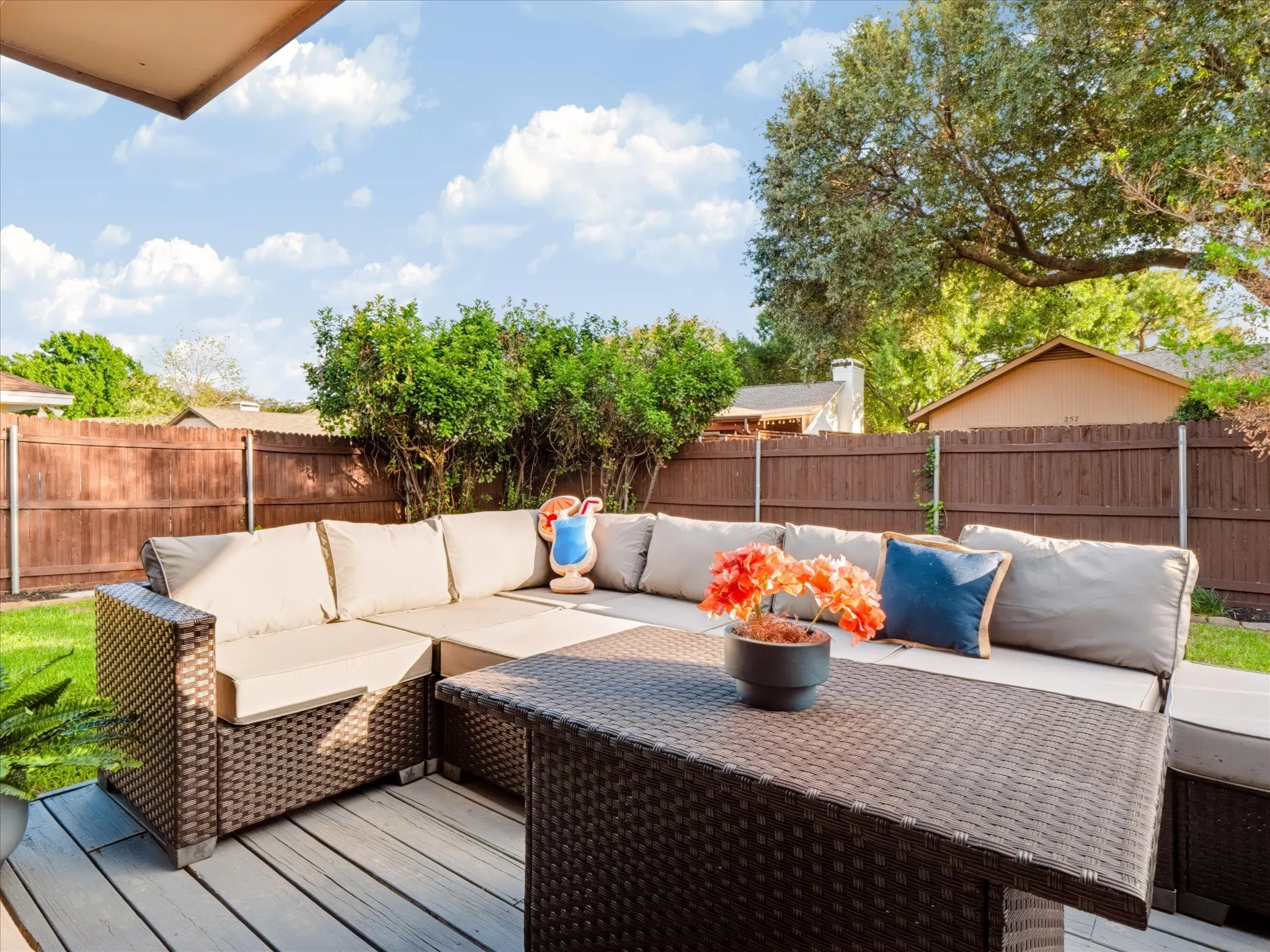 Single Family Residence For Sale in Dallas County , 232 Cherrybark Drive, Coppell, Texas 75019, 3 Bedroom, 2 Bathroom, 2 Garage spaces, 1,424 Sqft, built in 1984, mls#21413547, Real Estate Agent in Coppell, Homes For Sale in Dallas county, Homes For Sale in Coppell, Realtor in Coppell Texas, Real Estate Brokerage Independent Realty Texas, Luminita Cordes Realtor