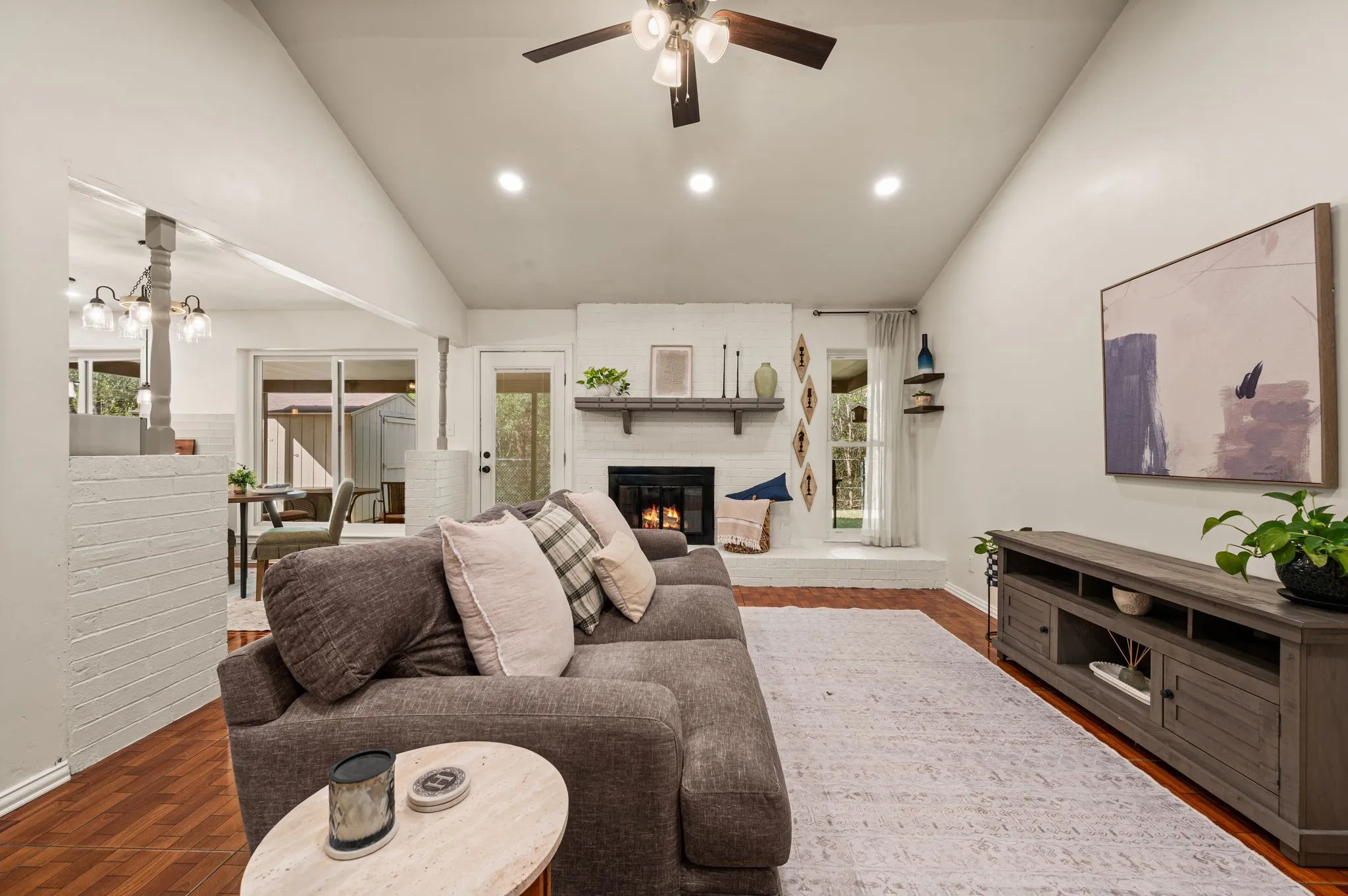 Single Family Residence For Sale in Tarrant County , 1121 Timbercreek Road, Benbrook, Texas 76126, 3 Bedroom, 2 Bathroom, 2 Garage spaces, 1,480 Sqft, built in 1979, mls#21404066, Real Estate Agent in Benbrook, Homes For Sale in Tarrant county, Homes For Sale in Benbrook, Realtor in Benbrook Texas, Real Estate Brokerage Independent Realty Texas, Luminita Cordes Realtor