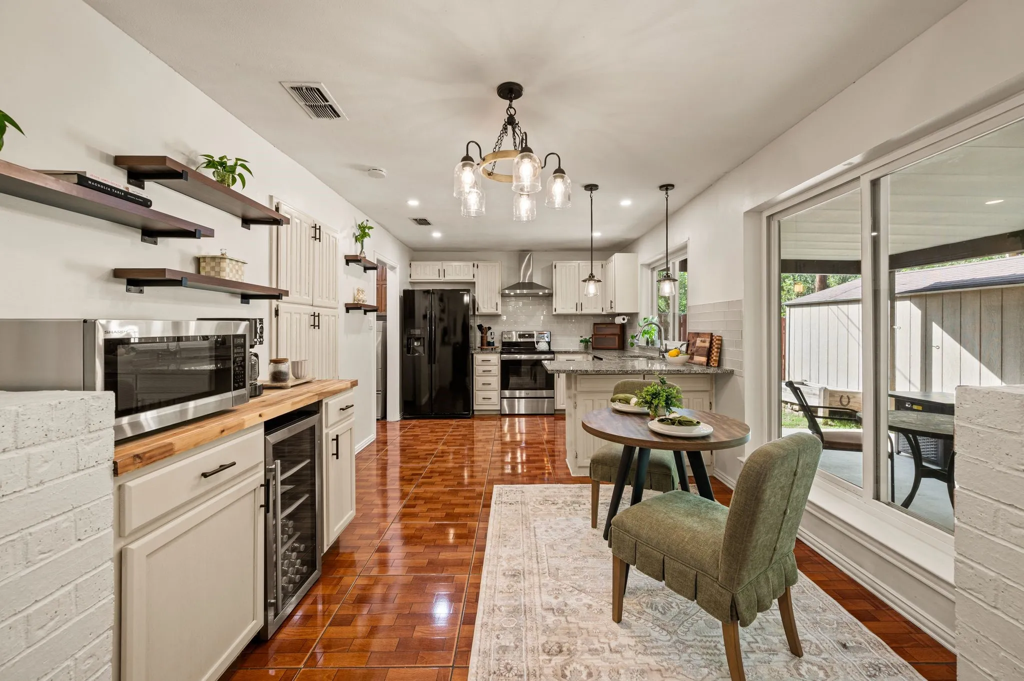 Single Family Residence For Sale in Tarrant County , 1121 Timbercreek Road, Benbrook, Texas 76126, 3 Bedroom, 2 Bathroom, 2 Garage spaces, 1,480 Sqft, built in 1979, mls#21404066, Real Estate Agent in Benbrook, Homes For Sale in Tarrant county, Homes For Sale in Benbrook, Realtor in Benbrook Texas, Real Estate Brokerage Independent Realty Texas, Luminita Cordes Realtor