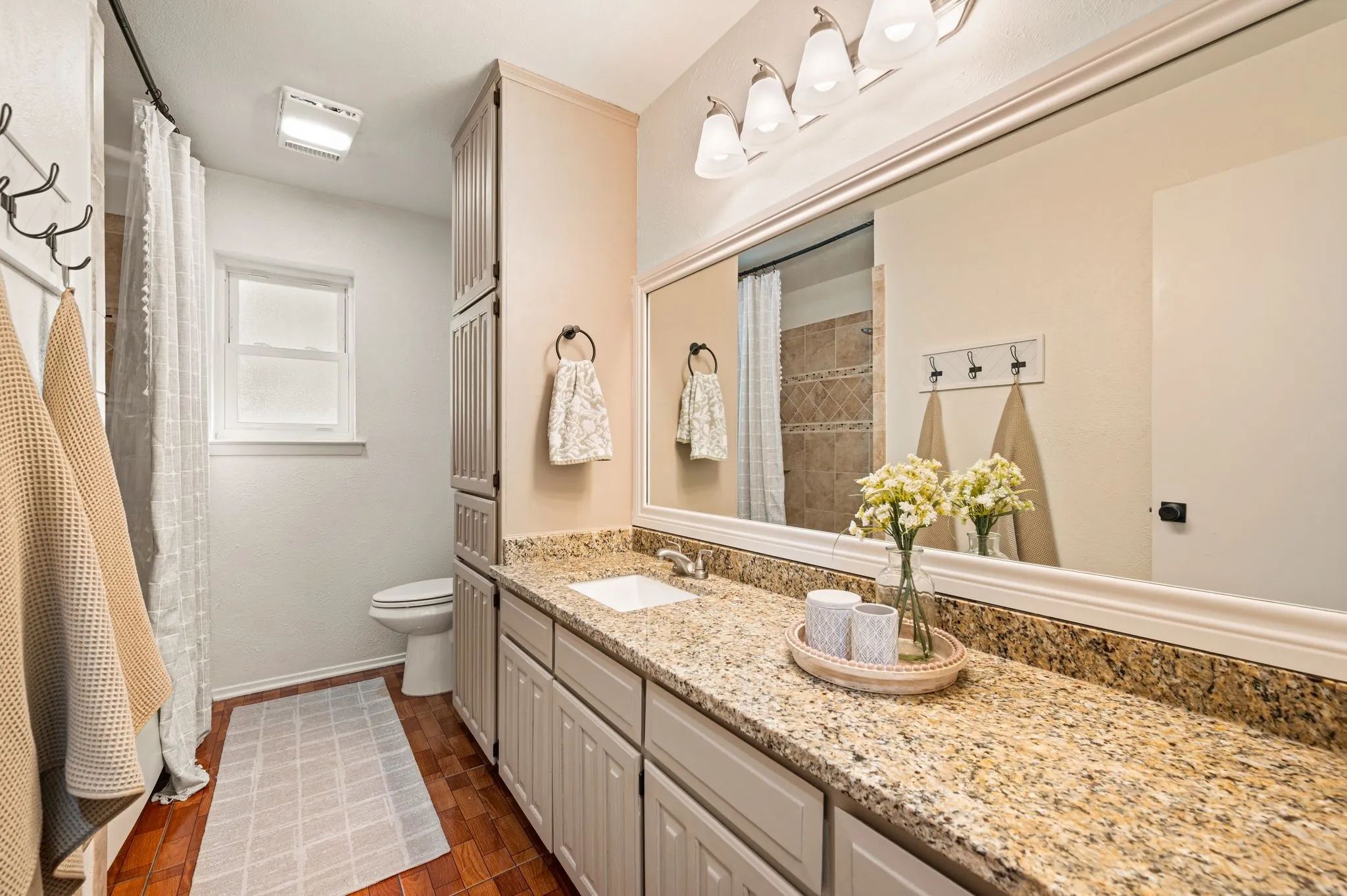 Single Family Residence For Sale in Tarrant County , 1121 Timbercreek Road, Benbrook, Texas 76126, 3 Bedroom, 2 Bathroom, 2 Garage spaces, 1,480 Sqft, built in 1979, mls#21404066, Real Estate Agent in Benbrook, Homes For Sale in Tarrant county, Homes For Sale in Benbrook, Realtor in Benbrook Texas, Real Estate Brokerage Independent Realty Texas, Luminita Cordes Realtor
