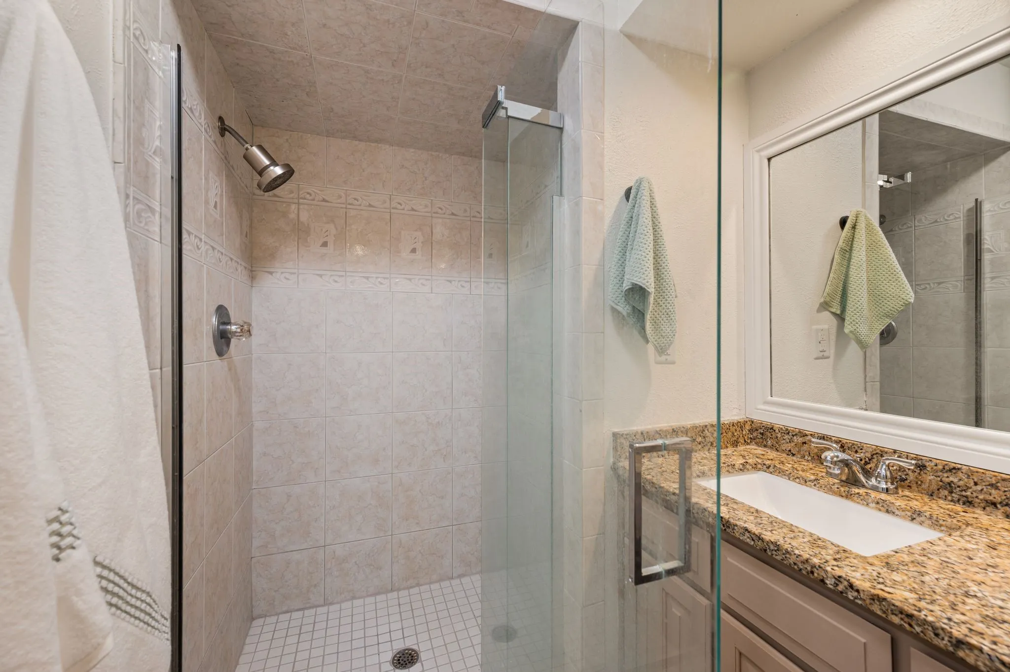 Single Family Residence For Sale in Tarrant County , 1121 Timbercreek Road, Benbrook, Texas 76126, 3 Bedroom, 2 Bathroom, 2 Garage spaces, 1,480 Sqft, built in 1979, mls#21404066, Real Estate Agent in Benbrook, Homes For Sale in Tarrant county, Homes For Sale in Benbrook, Realtor in Benbrook Texas, Real Estate Brokerage Independent Realty Texas, Luminita Cordes Realtor