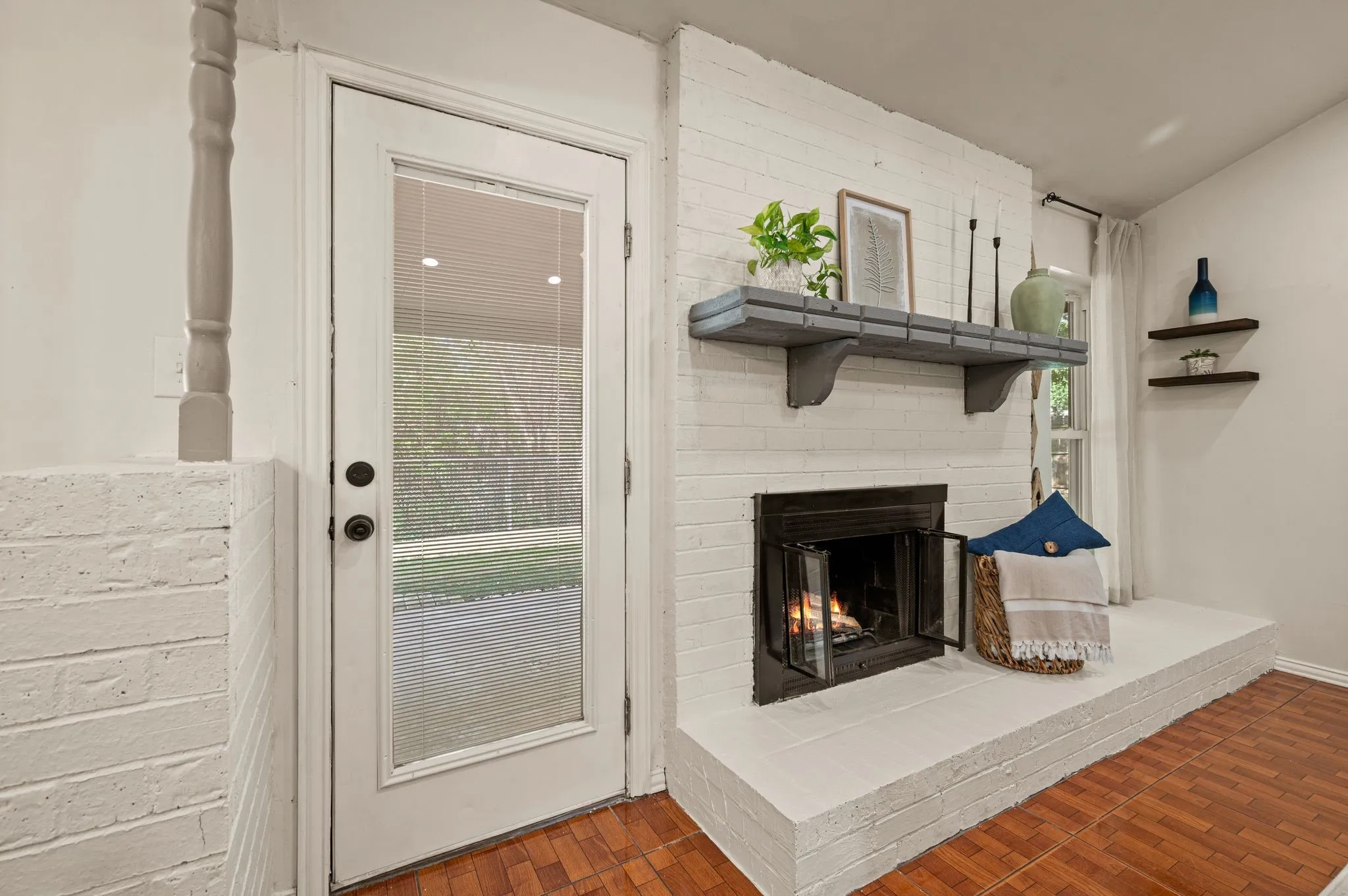 Single Family Residence For Sale in Tarrant County , 1121 Timbercreek Road, Benbrook, Texas 76126, 3 Bedroom, 2 Bathroom, 2 Garage spaces, 1,480 Sqft, built in 1979, mls#21404066, Real Estate Agent in Benbrook, Homes For Sale in Tarrant county, Homes For Sale in Benbrook, Realtor in Benbrook Texas, Real Estate Brokerage Independent Realty Texas, Luminita Cordes Realtor