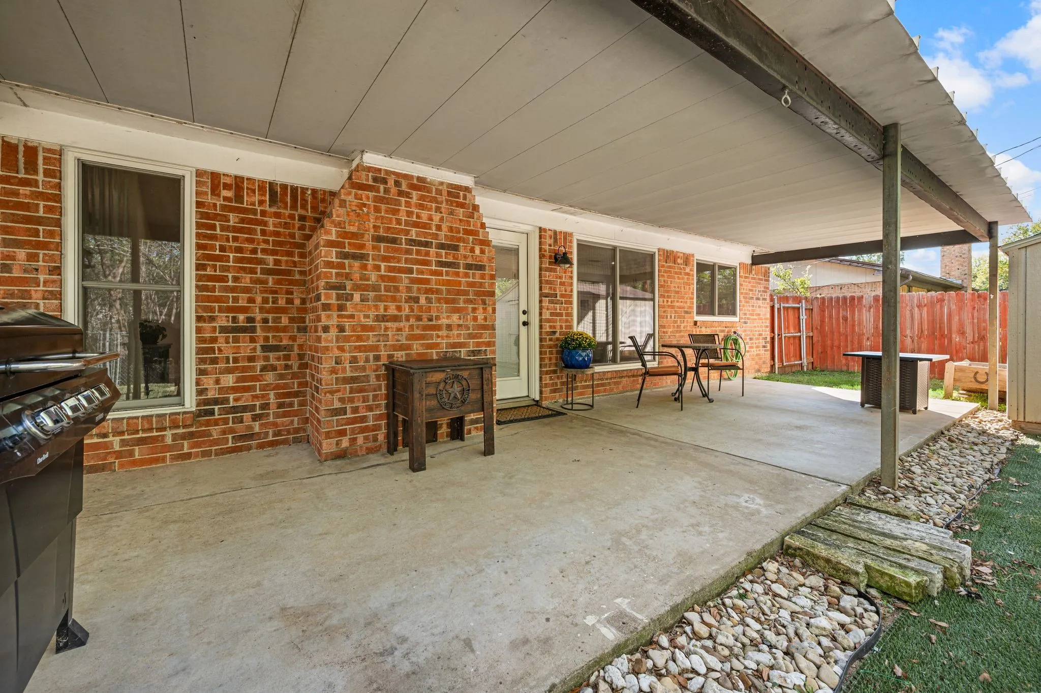 Single Family Residence For Sale in Tarrant County , 1121 Timbercreek Road, Benbrook, Texas 76126, 3 Bedroom, 2 Bathroom, 2 Garage spaces, 1,480 Sqft, built in 1979, mls#21404066, Real Estate Agent in Benbrook, Homes For Sale in Tarrant county, Homes For Sale in Benbrook, Realtor in Benbrook Texas, Real Estate Brokerage Independent Realty Texas, Luminita Cordes Realtor