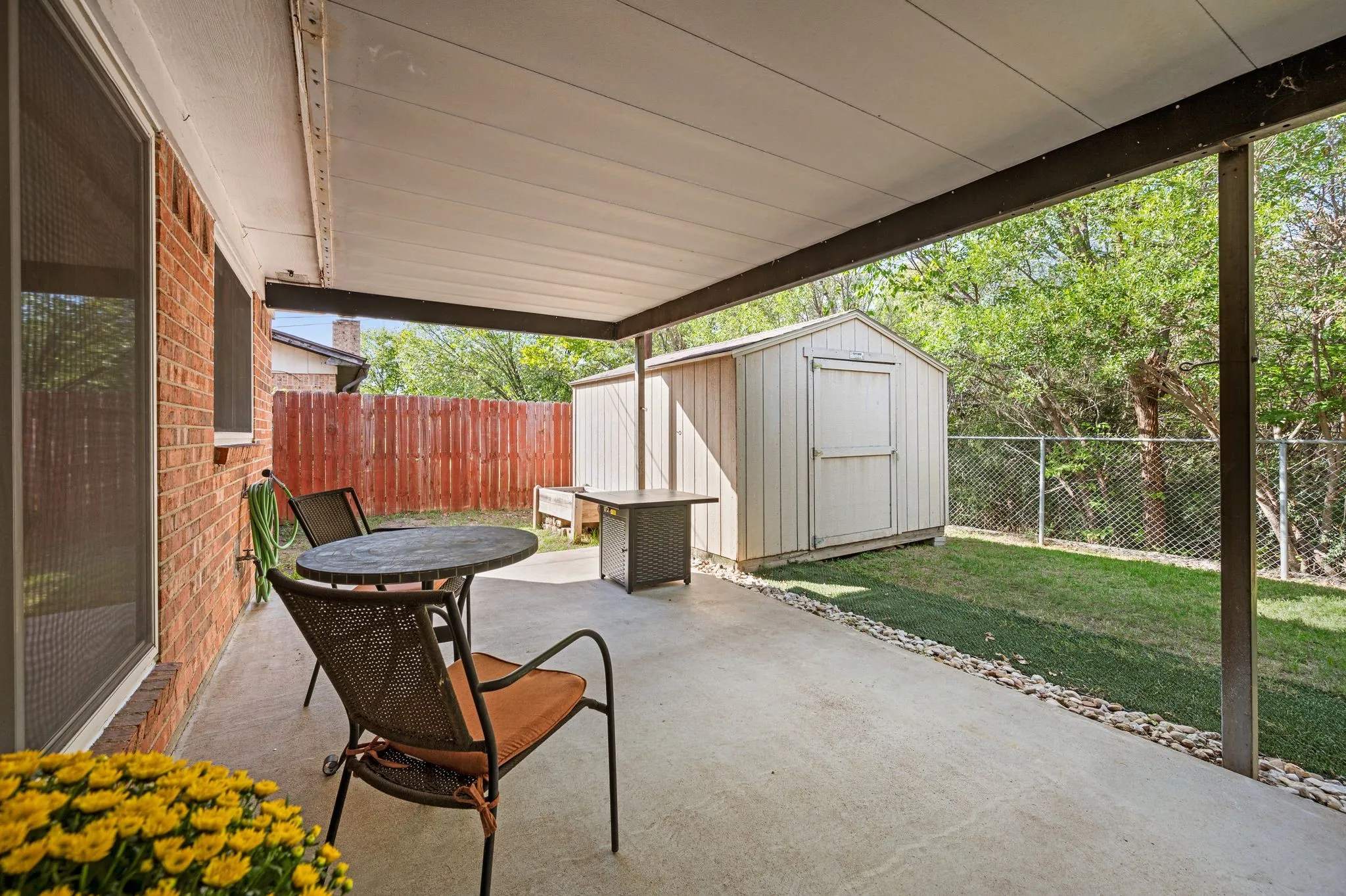 Single Family Residence For Sale in Tarrant County , 1121 Timbercreek Road, Benbrook, Texas 76126, 3 Bedroom, 2 Bathroom, 2 Garage spaces, 1,480 Sqft, built in 1979, mls#21404066, Real Estate Agent in Benbrook, Homes For Sale in Tarrant county, Homes For Sale in Benbrook, Realtor in Benbrook Texas, Real Estate Brokerage Independent Realty Texas, Luminita Cordes Realtor