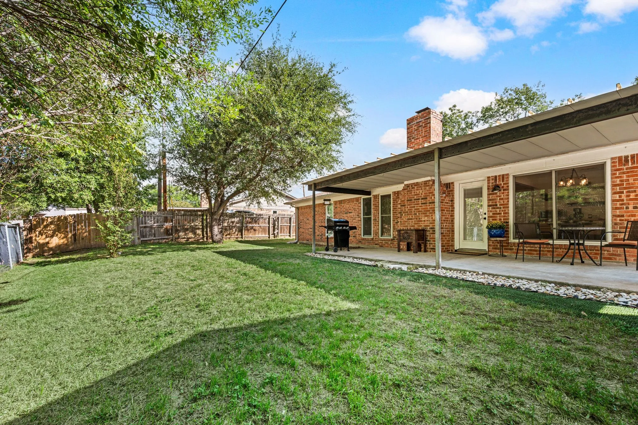 Single Family Residence For Sale in Tarrant County , 1121 Timbercreek Road, Benbrook, Texas 76126, 3 Bedroom, 2 Bathroom, 2 Garage spaces, 1,480 Sqft, built in 1979, mls#21404066, Real Estate Agent in Benbrook, Homes For Sale in Tarrant county, Homes For Sale in Benbrook, Realtor in Benbrook Texas, Real Estate Brokerage Independent Realty Texas, Luminita Cordes Realtor