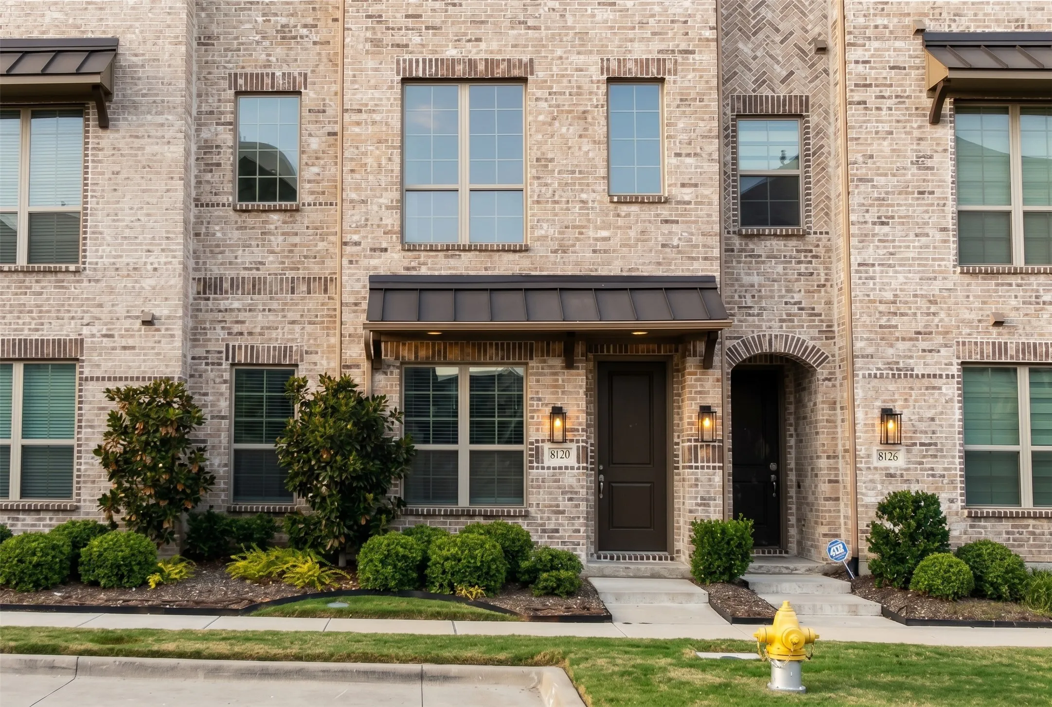 Townhouse For Sale in Collin County , 8120 Foraker Street, Frisco, Texas 75034, 3 Bedroom, 3 Bathroom, 2 Garage spaces, 2,146 Sqft, built in 2021, mls#21412490, Real Estate Agent in Frisco, Homes For Sale in Collin county, Homes For Sale in Frisco, Realtor in Frisco Texas, Real Estate Brokerage Independent Realty Texas, Luminita Cordes Realtor