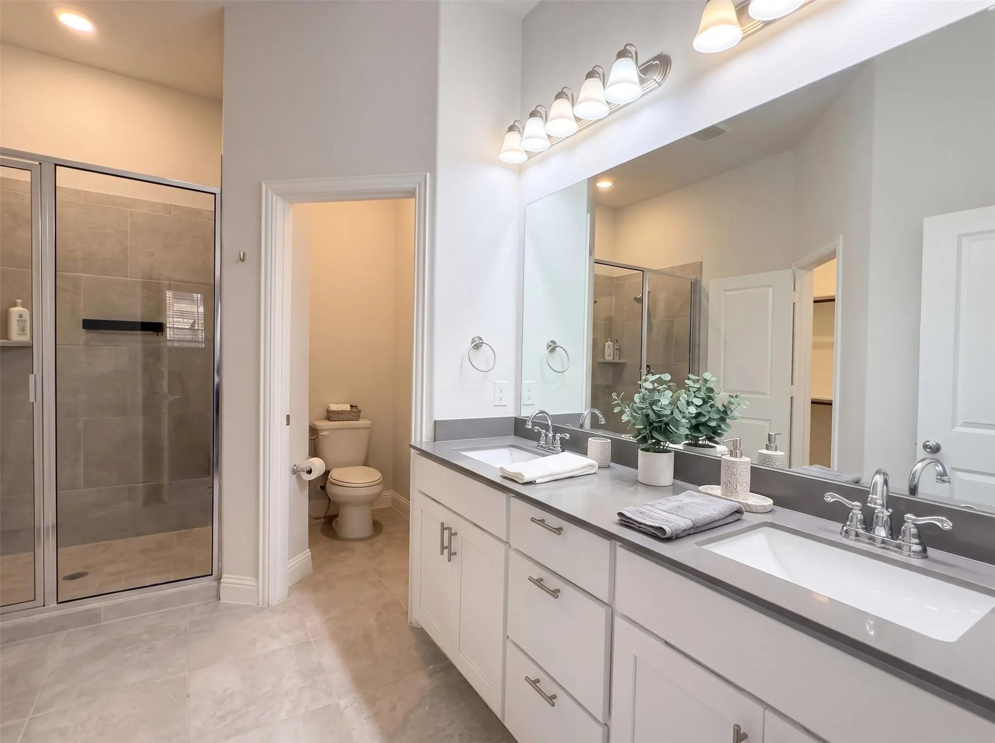 Townhouse For Sale in Collin County , 8120 Foraker Street, Frisco, Texas 75034, 3 Bedroom, 3 Bathroom, 2 Garage spaces, 2,146 Sqft, built in 2021, mls#21412490, Real Estate Agent in Frisco, Homes For Sale in Collin county, Homes For Sale in Frisco, Realtor in Frisco Texas, Real Estate Brokerage Independent Realty Texas, Luminita Cordes Realtor