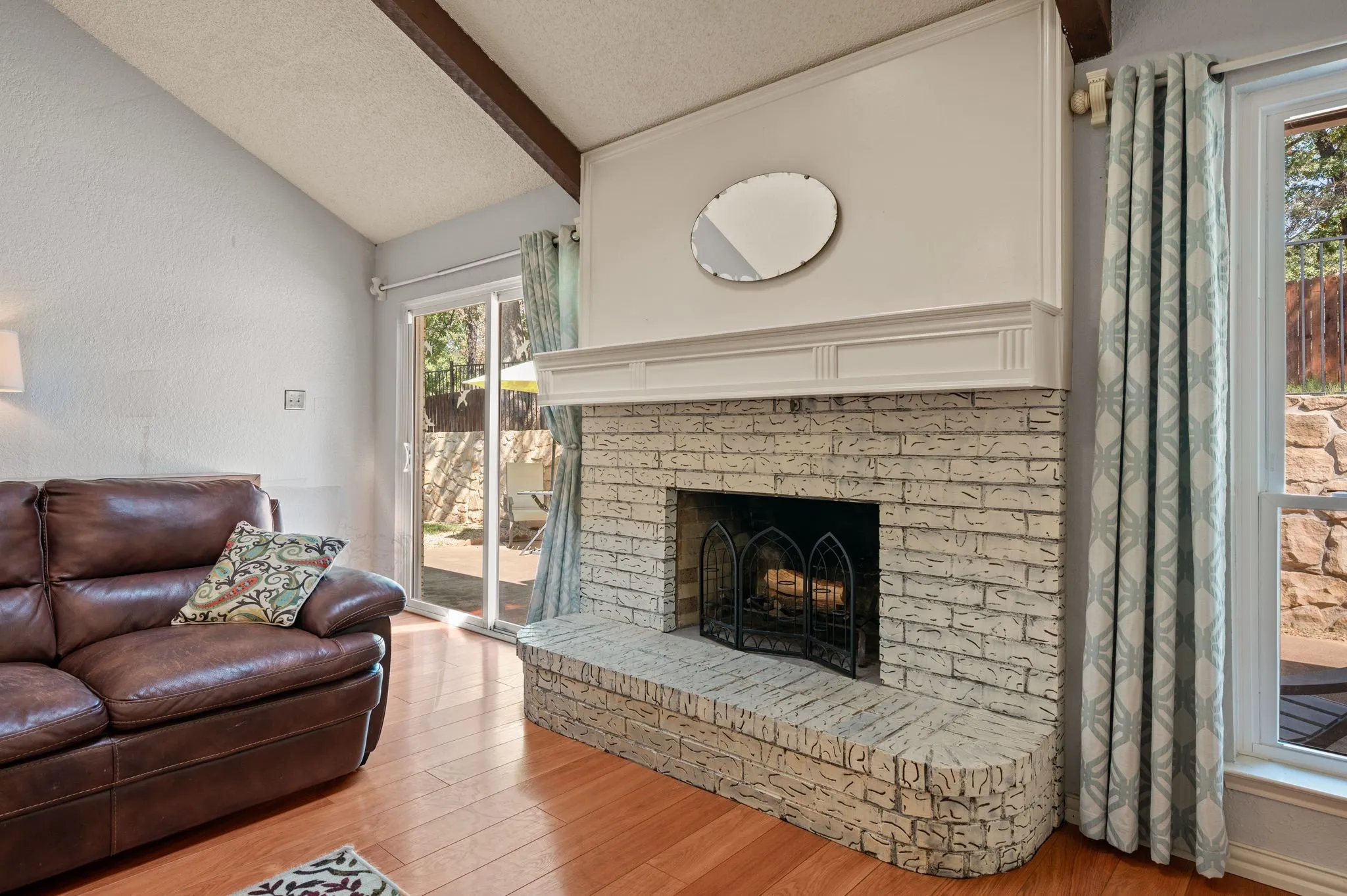 Single Family Residence For Sale in Tarrant County , 3500 Primrose Lane, Bedford, Texas 76021, 3 Bedroom, 2 Bathroom, 2 Garage spaces, 1,722 Sqft, built in 1983, mls#21404034, Real Estate Agent in Bedford, Homes For Sale in Tarrant county, Homes For Sale in Bedford, Realtor in Bedford Texas, Real Estate Brokerage Independent Realty Texas, Luminita Cordes Realtor