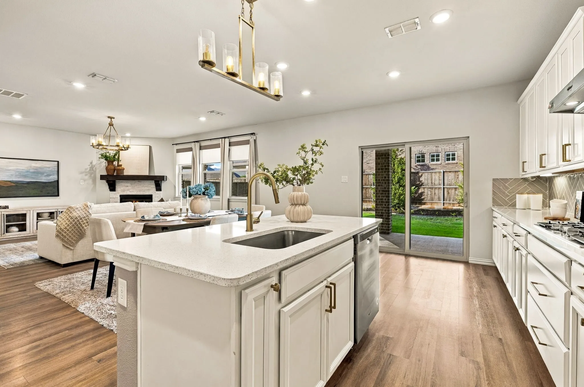 Single Family Residence For Sale in Denton County , 2329 Bella Court, Carrollton, Texas 75010, 3 Bedroom, 3 Bathroom, 2 Garage spaces, 2,405 Sqft, built in 2019, mls#21410394, Real Estate Agent in Carrollton, Homes For Sale in Denton county, Homes For Sale in Carrollton, Realtor in Carrollton Texas, Real Estate Brokerage Independent Realty Texas, Luminita Cordes Realtor