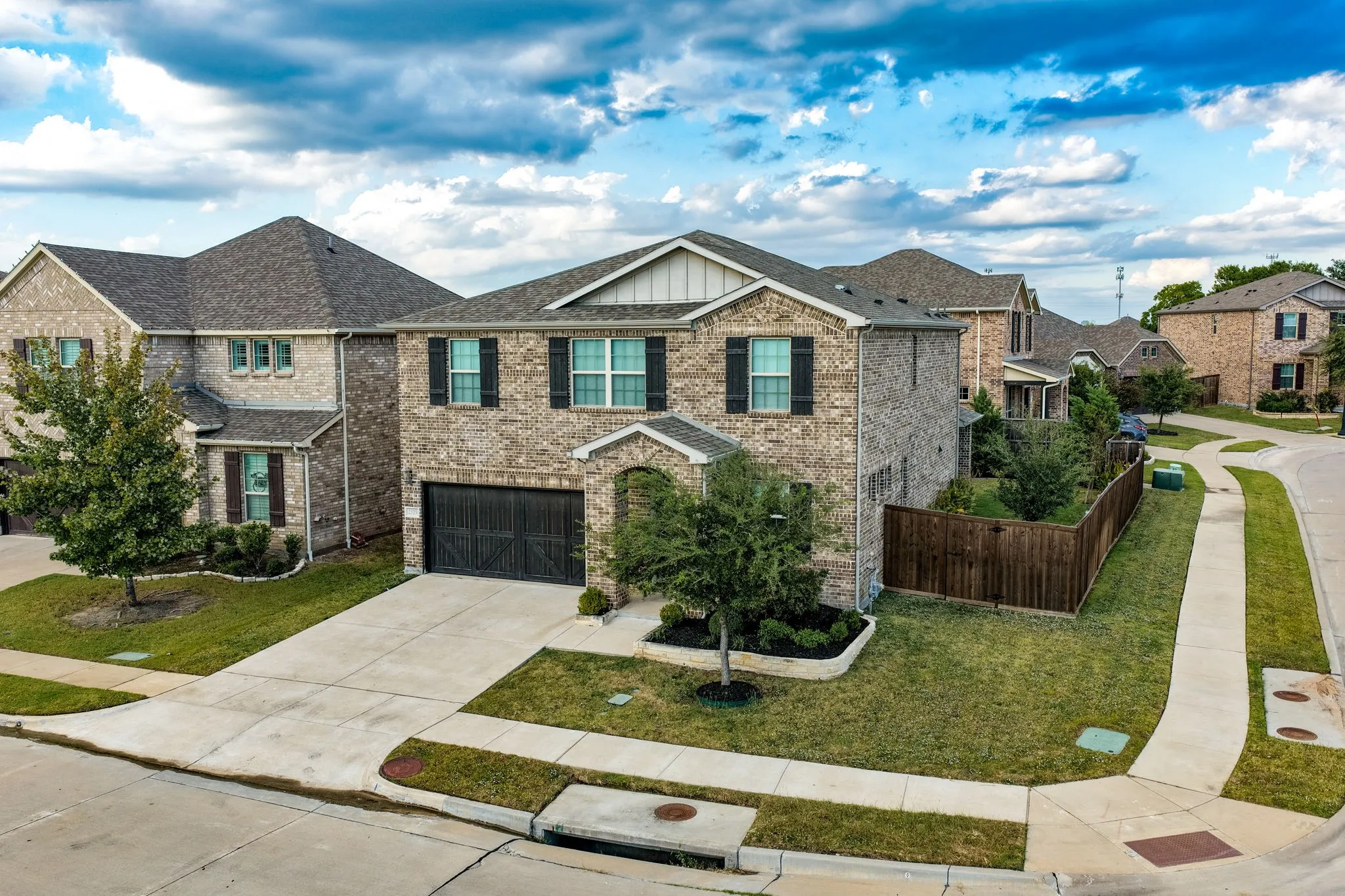 Single Family Residence For Sale in Denton County , 2329 Bella Court, Carrollton, Texas 75010, 3 Bedroom, 3 Bathroom, 2 Garage spaces, 2,405 Sqft, built in 2019, mls#21410394, Real Estate Agent in Carrollton, Homes For Sale in Denton county, Homes For Sale in Carrollton, Realtor in Carrollton Texas, Real Estate Brokerage Independent Realty Texas, Luminita Cordes Realtor