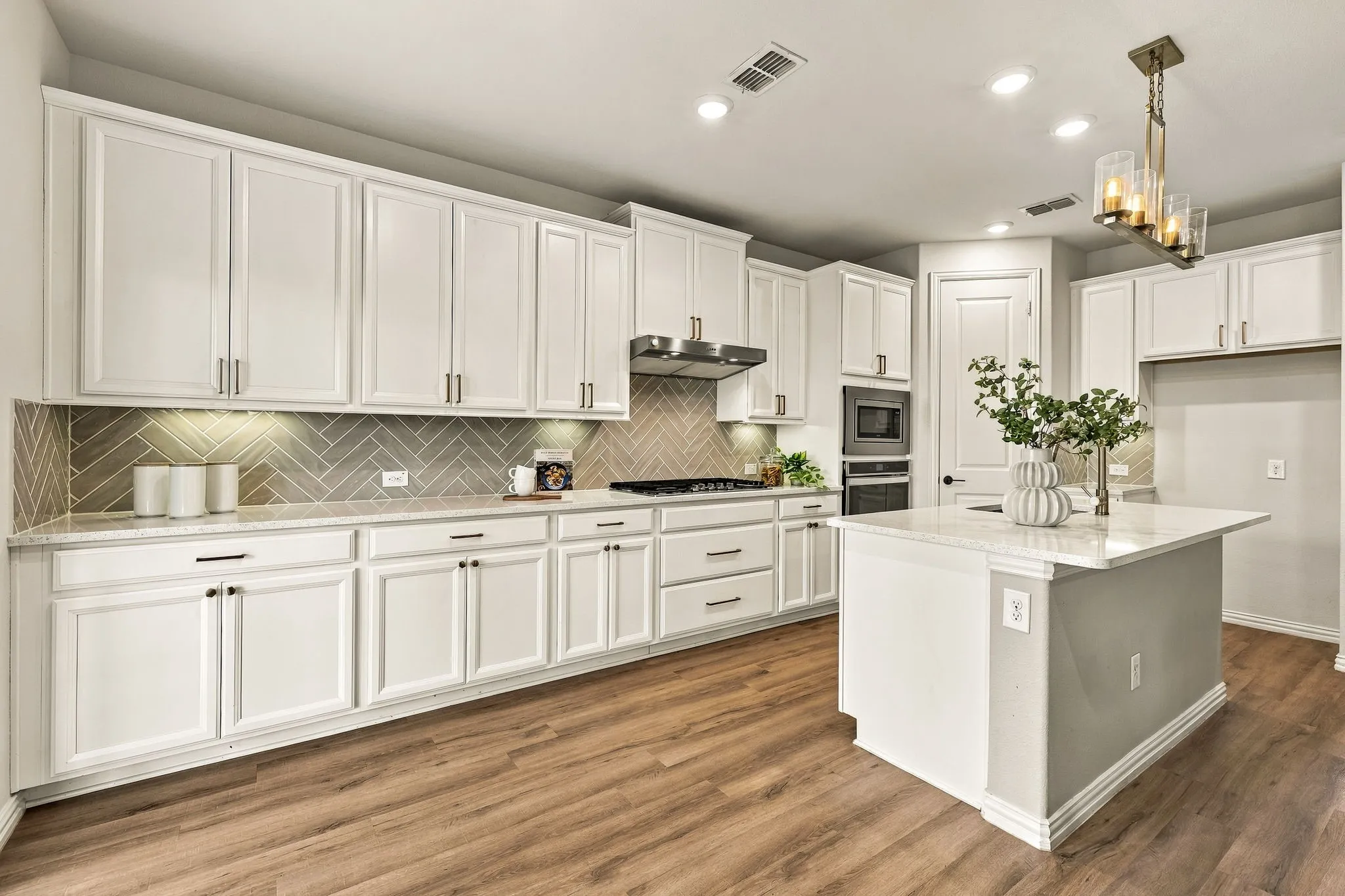 Single Family Residence For Sale in Denton County , 2329 Bella Court, Carrollton, Texas 75010, 3 Bedroom, 3 Bathroom, 2 Garage spaces, 2,405 Sqft, built in 2019, mls#21410394, Real Estate Agent in Carrollton, Homes For Sale in Denton county, Homes For Sale in Carrollton, Realtor in Carrollton Texas, Real Estate Brokerage Independent Realty Texas, Luminita Cordes Realtor