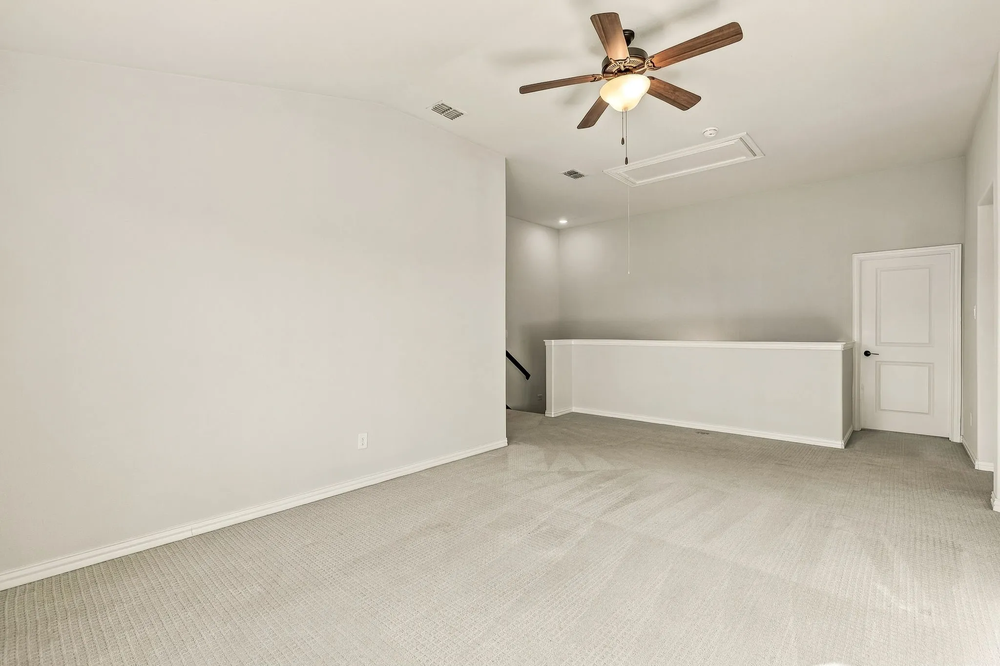 Single Family Residence For Sale in Denton County , 2329 Bella Court, Carrollton, Texas 75010, 3 Bedroom, 3 Bathroom, 2 Garage spaces, 2,405 Sqft, built in 2019, mls#21410394, Real Estate Agent in Carrollton, Homes For Sale in Denton county, Homes For Sale in Carrollton, Realtor in Carrollton Texas, Real Estate Brokerage Independent Realty Texas, Luminita Cordes Realtor