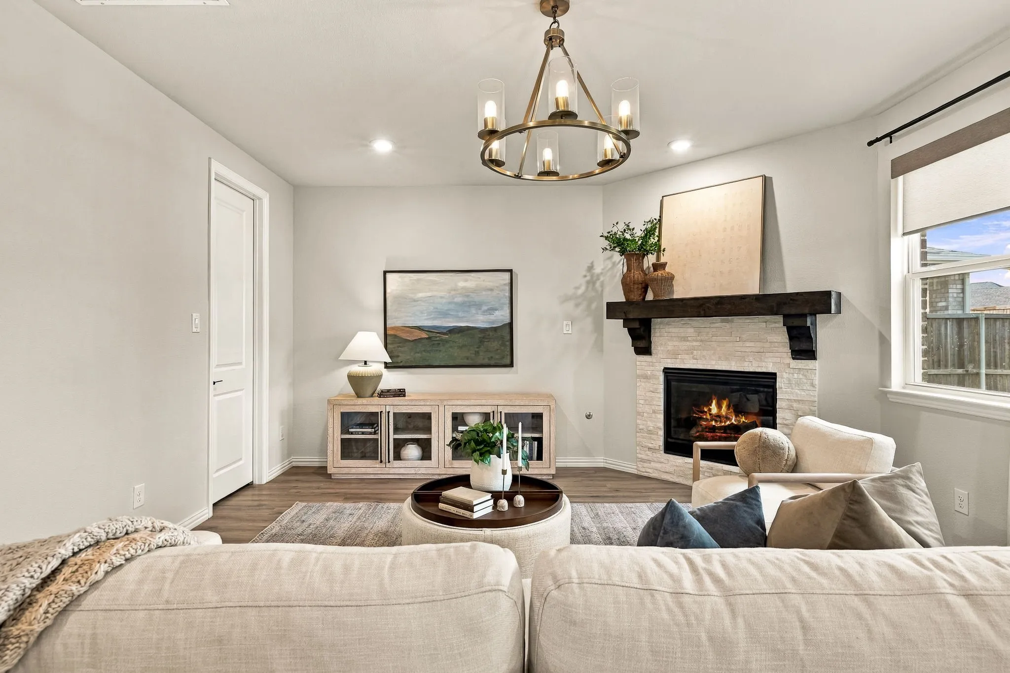Single Family Residence For Sale in Denton County , 2329 Bella Court, Carrollton, Texas 75010, 3 Bedroom, 3 Bathroom, 2 Garage spaces, 2,405 Sqft, built in 2019, mls#21410394, Real Estate Agent in Carrollton, Homes For Sale in Denton county, Homes For Sale in Carrollton, Realtor in Carrollton Texas, Real Estate Brokerage Independent Realty Texas, Luminita Cordes Realtor