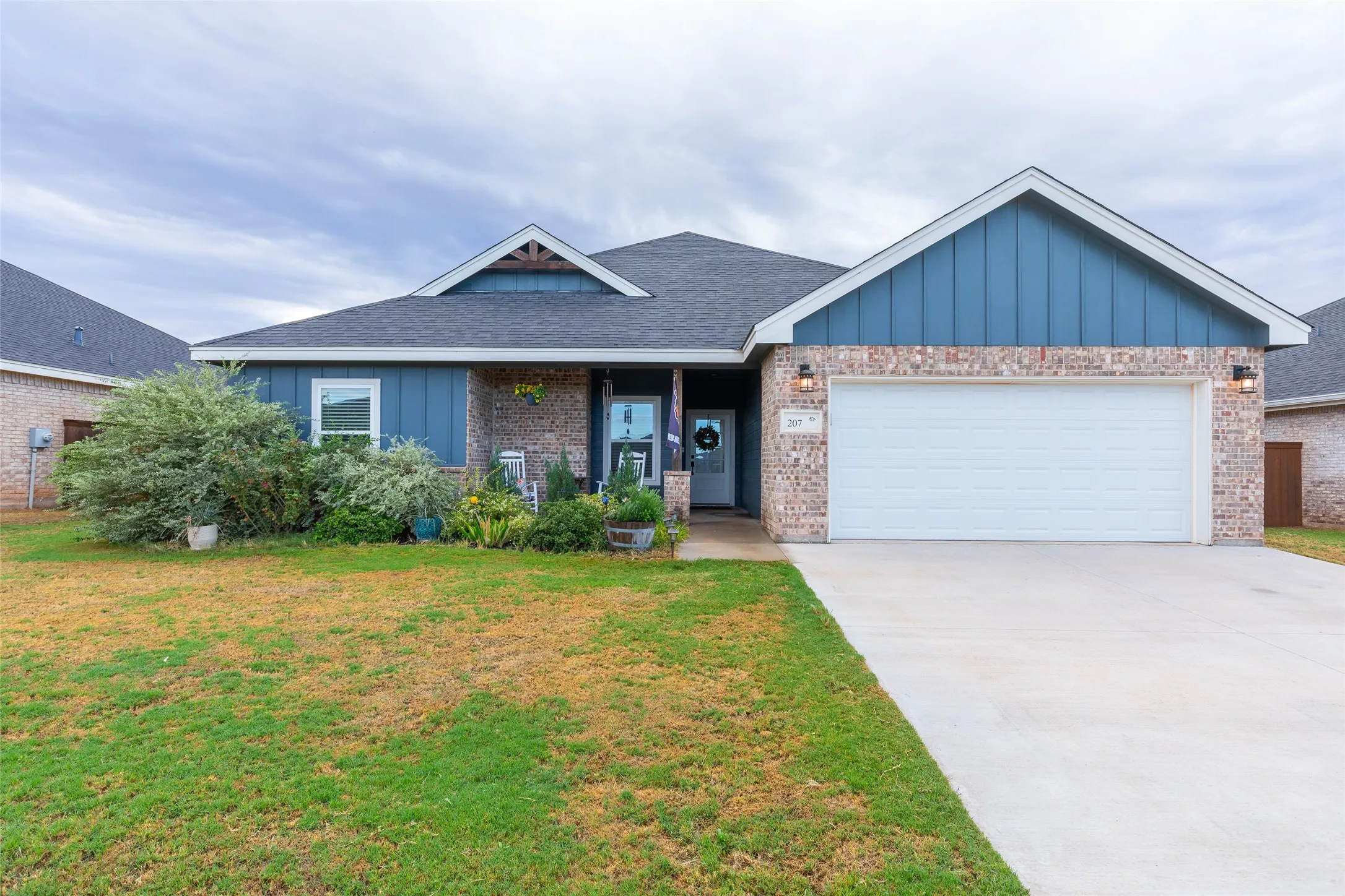 Single Family Residence For Sale in Taylor County , 207 Spring Park Way, Abilene, Texas 79602, 4 Bedroom, 2 Bathroom, 2 Garage spaces, 1,675 Sqft, built in 2020, mls#21402034, Real Estate Agent in Abilene, Homes For Sale in Taylor county, Homes For Sale in Abilene, Realtor in Abilene Texas, Real Estate Brokerage Independent Realty Texas, Luminita Cordes Realtor