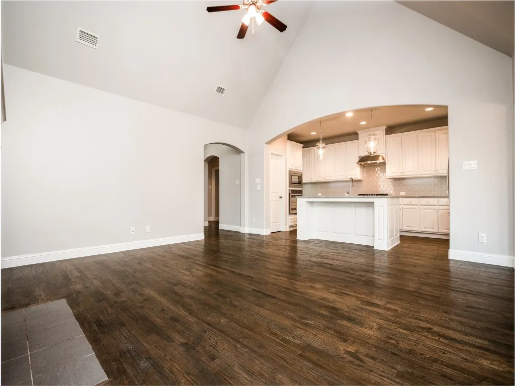 Single Family Residence For Rent in Collin County , 829 Underwood Lane, Celina, Texas 75009, 4 Bedroom, 3 Bathroom, 2 Garage spaces, 2,313 Sqft, built in 2017, mls#21409989, Real Estate Agent in Celina, Homes For Rent in Collin county, Homes For Rent in Celina, Realtor in Celina Texas, Real Estate Brokerage Independent Realty Texas, Luminita Cordes Realtor