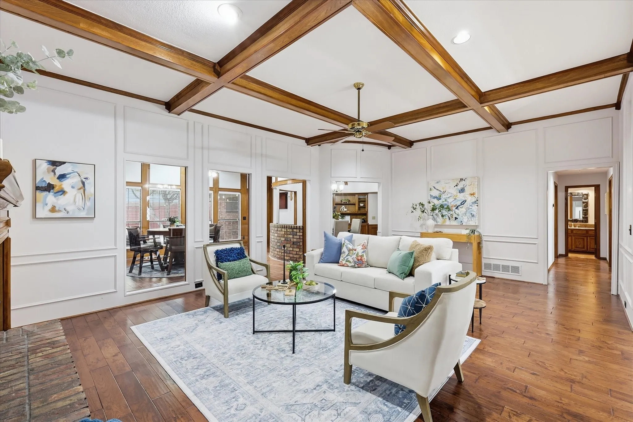 Large room with great details