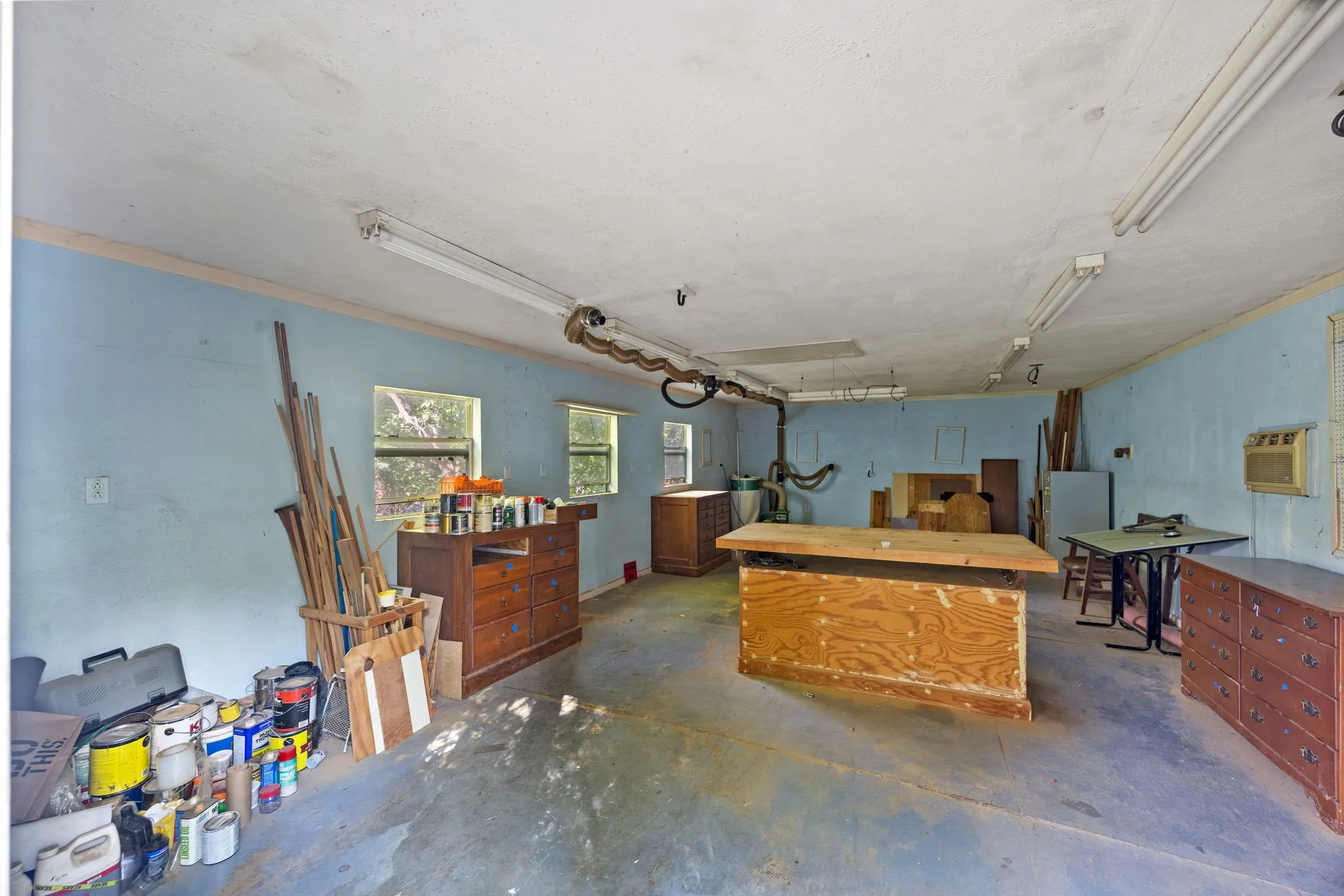 Single Family Residence For Sale in Dallas County , 1513 Francis Street, Carrollton, Texas 75006, 7 Bedroom, 5 Bathroom, 2 Garage spaces, 4,909 Sqft, built in 1952, mls#21412557, Real Estate Agent in Carrollton, Homes For Sale in Dallas county, Homes For Sale in Carrollton, Realtor in Carrollton Texas, Real Estate Brokerage Independent Realty Texas, Luminita Cordes Realtor