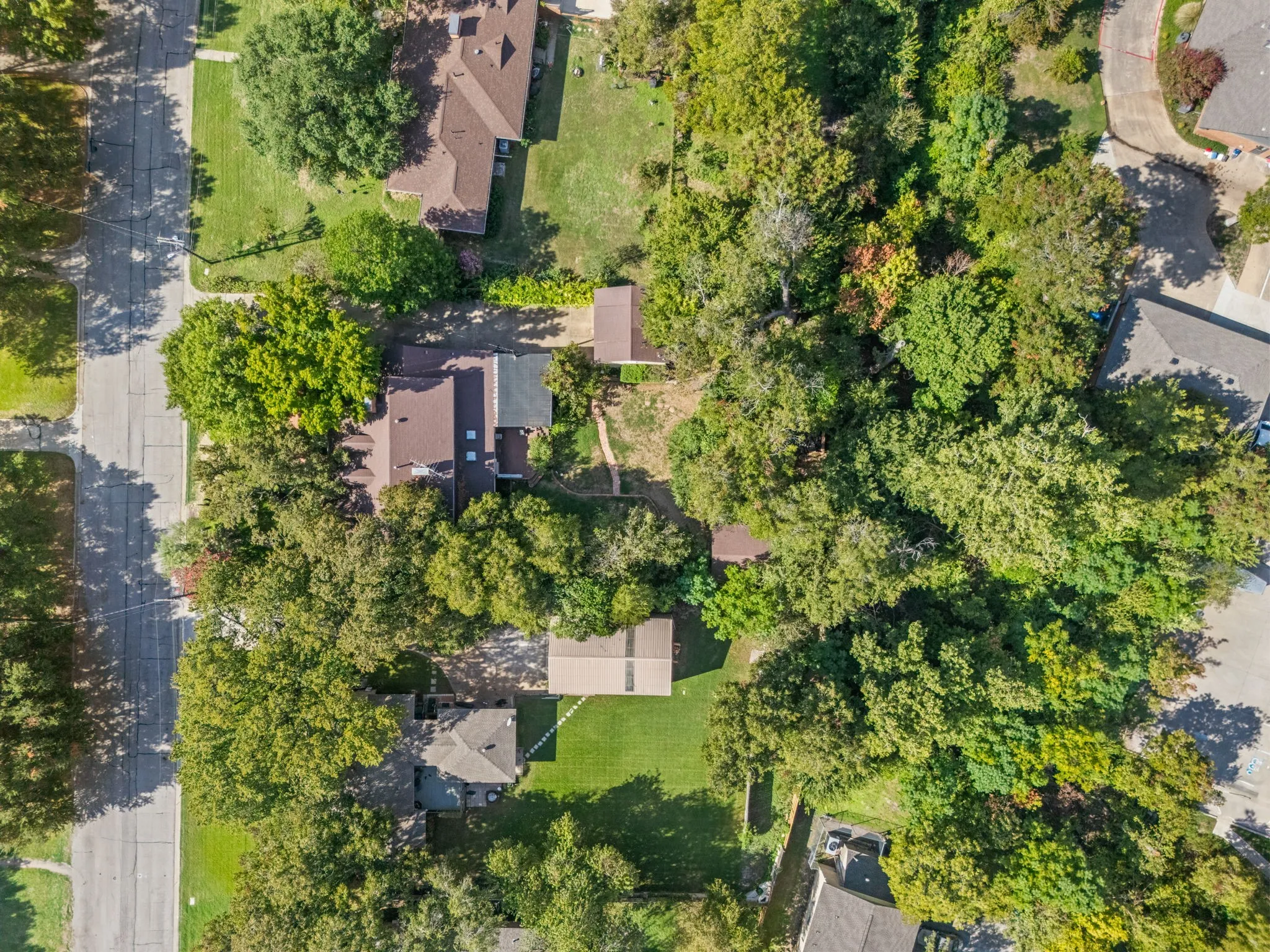Single Family Residence For Sale in Dallas County , 1513 Francis Street, Carrollton, Texas 75006, 7 Bedroom, 5 Bathroom, 2 Garage spaces, 4,909 Sqft, built in 1952, mls#21412557, Real Estate Agent in Carrollton, Homes For Sale in Dallas county, Homes For Sale in Carrollton, Realtor in Carrollton Texas, Real Estate Brokerage Independent Realty Texas, Luminita Cordes Realtor