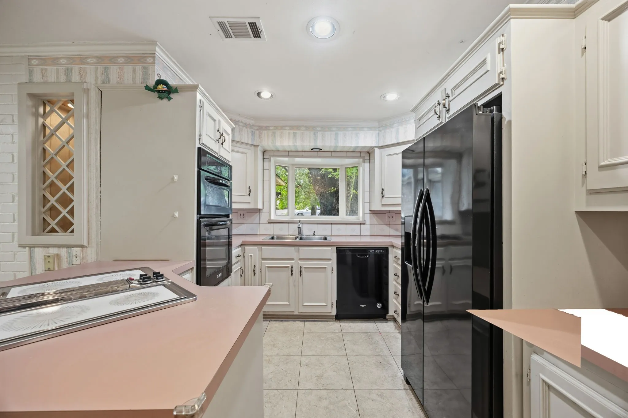 Single Family Residence For Sale in Dallas County , 1513 Francis Street, Carrollton, Texas 75006, 7 Bedroom, 5 Bathroom, 2 Garage spaces, 4,909 Sqft, built in 1952, mls#21412557, Real Estate Agent in Carrollton, Homes For Sale in Dallas county, Homes For Sale in Carrollton, Realtor in Carrollton Texas, Real Estate Brokerage Independent Realty Texas, Luminita Cordes Realtor