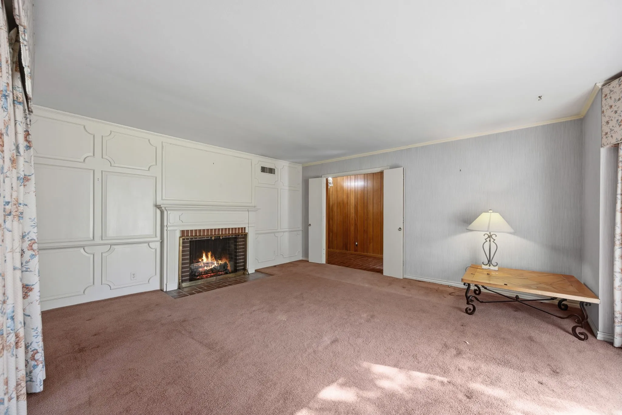 Single Family Residence For Sale in Dallas County , 1513 Francis Street, Carrollton, Texas 75006, 7 Bedroom, 5 Bathroom, 2 Garage spaces, 4,909 Sqft, built in 1952, mls#21412557, Real Estate Agent in Carrollton, Homes For Sale in Dallas county, Homes For Sale in Carrollton, Realtor in Carrollton Texas, Real Estate Brokerage Independent Realty Texas, Luminita Cordes Realtor
