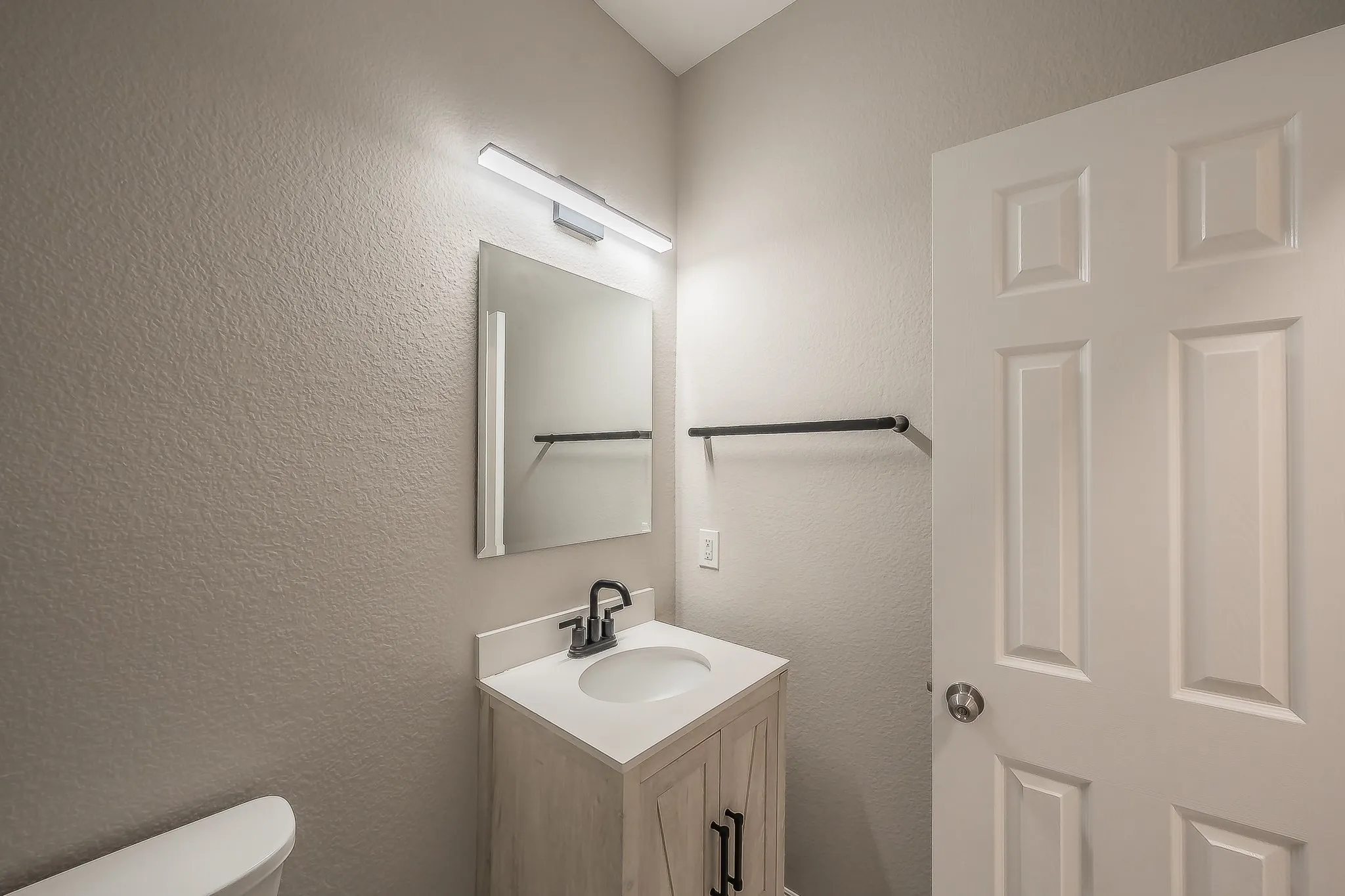 Single Family Residence For Sale in Tarrant County , 10305 Stoneside Trail, Fort Worth, Texas 76244, 5 Bedroom, 5 Bathroom, 2 Garage spaces, 3,740 Sqft, built in 2006, mls#21413530, Real Estate Agent in Fort Worth, Homes For Sale in Tarrant county, Homes For Sale in Fort Worth, Realtor in Fort Worth Texas, Real Estate Brokerage Independent Realty Texas, Luminita Cordes Realtor