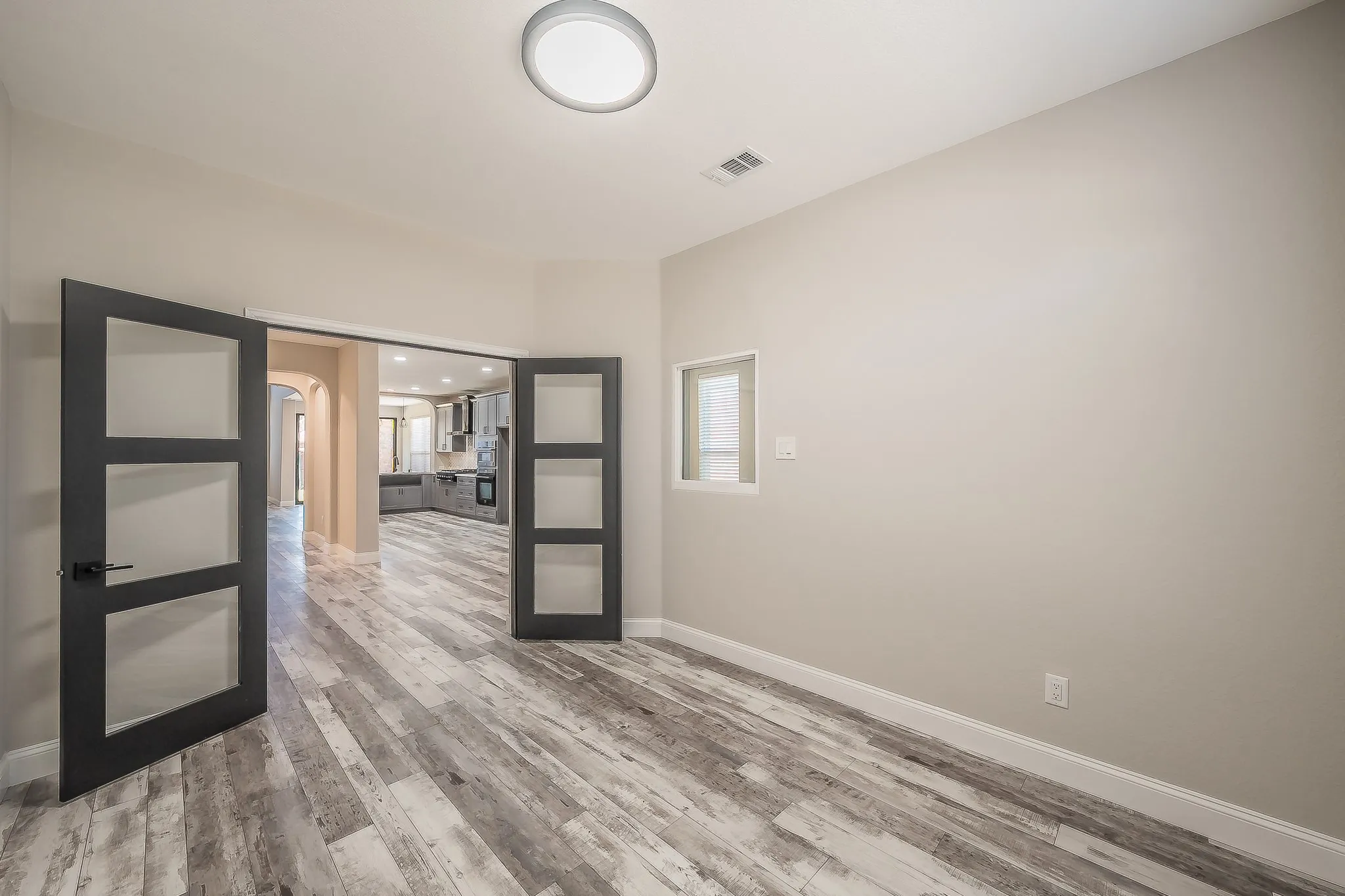 Single Family Residence For Sale in Tarrant County , 10305 Stoneside Trail, Fort Worth, Texas 76244, 5 Bedroom, 5 Bathroom, 2 Garage spaces, 3,740 Sqft, built in 2006, mls#21413530, Real Estate Agent in Fort Worth, Homes For Sale in Tarrant county, Homes For Sale in Fort Worth, Realtor in Fort Worth Texas, Real Estate Brokerage Independent Realty Texas, Luminita Cordes Realtor