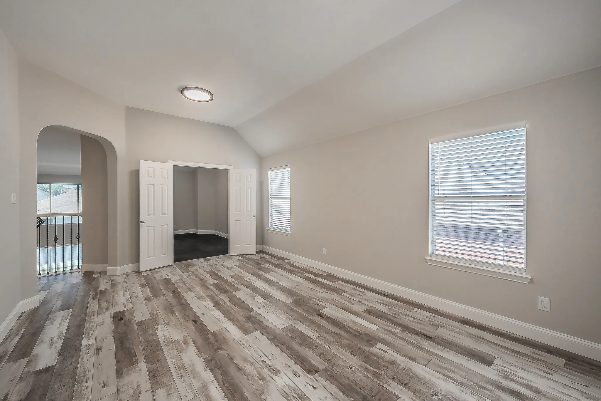 Single Family Residence For Sale in Tarrant County , 10305 Stoneside Trail, Fort Worth, Texas 76244, 5 Bedroom, 5 Bathroom, 2 Garage spaces, 3,740 Sqft, built in 2006, mls#21413530, Real Estate Agent in Fort Worth, Homes For Sale in Tarrant county, Homes For Sale in Fort Worth, Realtor in Fort Worth Texas, Real Estate Brokerage Independent Realty Texas, Luminita Cordes Realtor