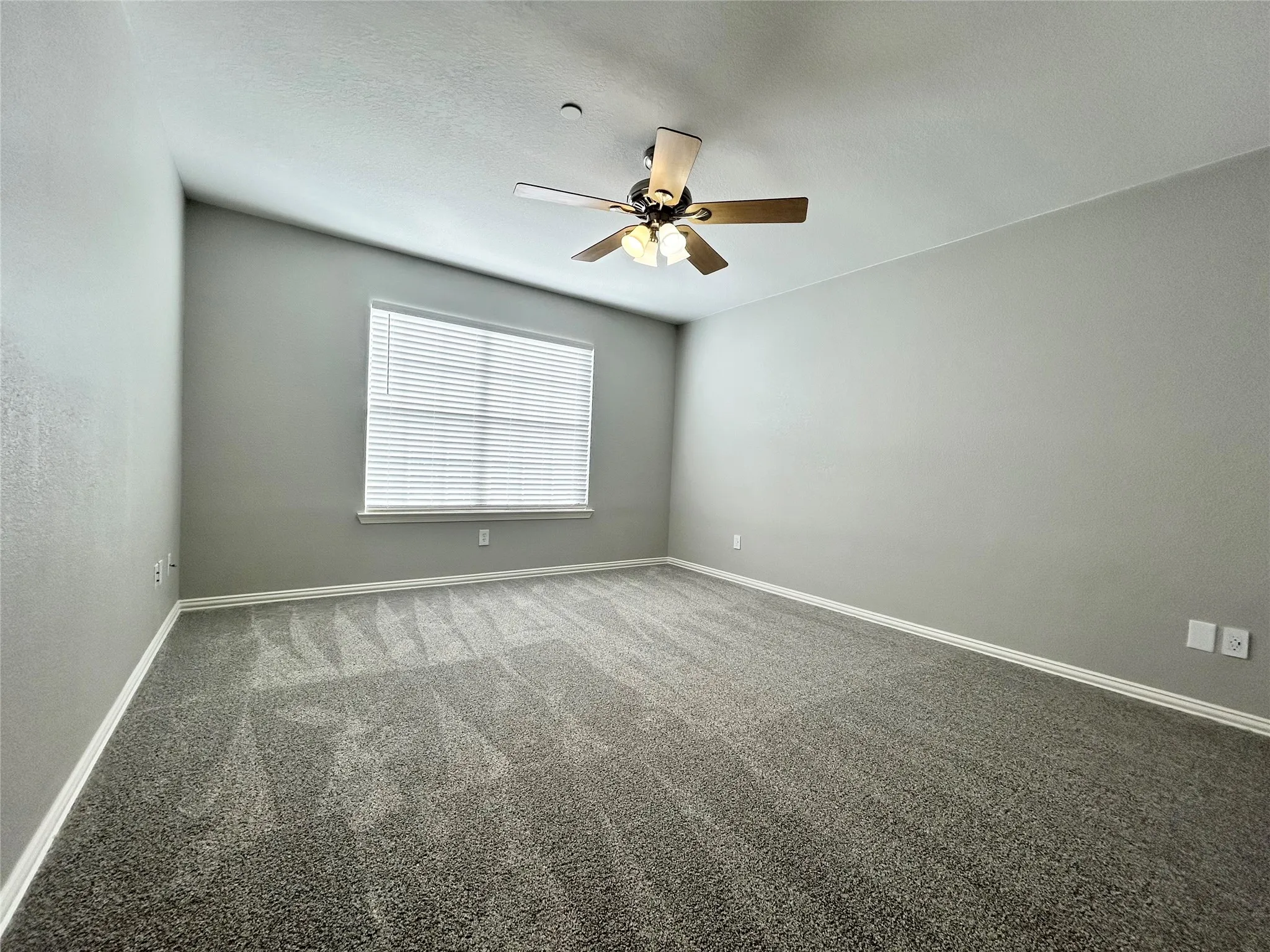 Townhouse For Rent in Collin County , 8517 Hunters Trace Lane, Plano, Texas 75024, 3 Bedroom, 3 Bathroom, 2 Garage spaces, 1,585 Sqft, built in 2001, mls#21405658, Real Estate Agent in Plano, Homes For Rent in Collin county, Homes For Rent in Plano, Realtor in Plano Texas, Real Estate Brokerage Independent Realty Texas, Luminita Cordes Realtor