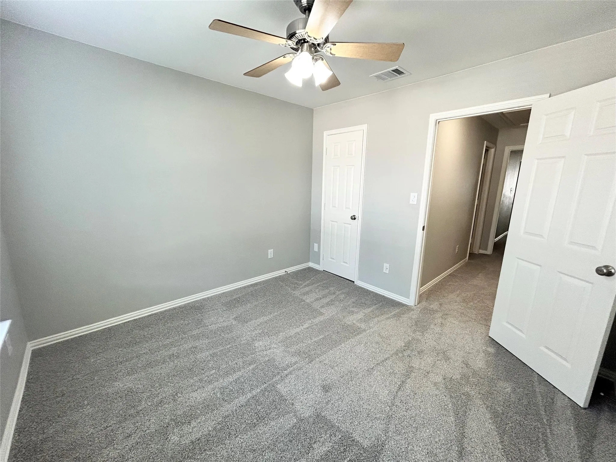 Townhouse For Rent in Collin County , 8517 Hunters Trace Lane, Plano, Texas 75024, 3 Bedroom, 3 Bathroom, 2 Garage spaces, 1,585 Sqft, built in 2001, mls#21405658, Real Estate Agent in Plano, Homes For Rent in Collin county, Homes For Rent in Plano, Realtor in Plano Texas, Real Estate Brokerage Independent Realty Texas, Luminita Cordes Realtor