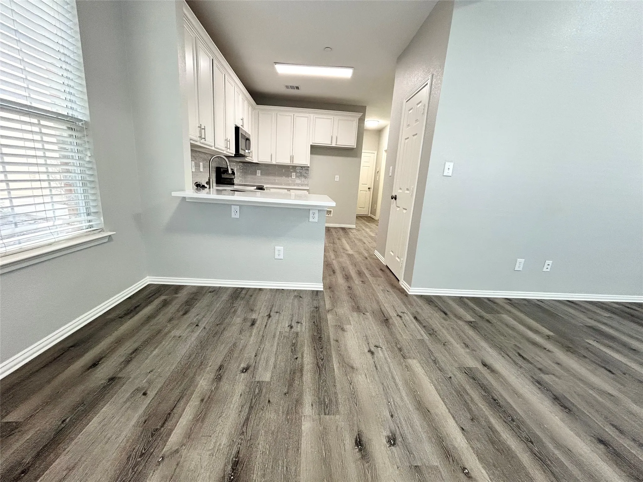 Townhouse For Rent in Collin County , 8517 Hunters Trace Lane, Plano, Texas 75024, 3 Bedroom, 3 Bathroom, 2 Garage spaces, 1,585 Sqft, built in 2001, mls#21405658, Real Estate Agent in Plano, Homes For Rent in Collin county, Homes For Rent in Plano, Realtor in Plano Texas, Real Estate Brokerage Independent Realty Texas, Luminita Cordes Realtor