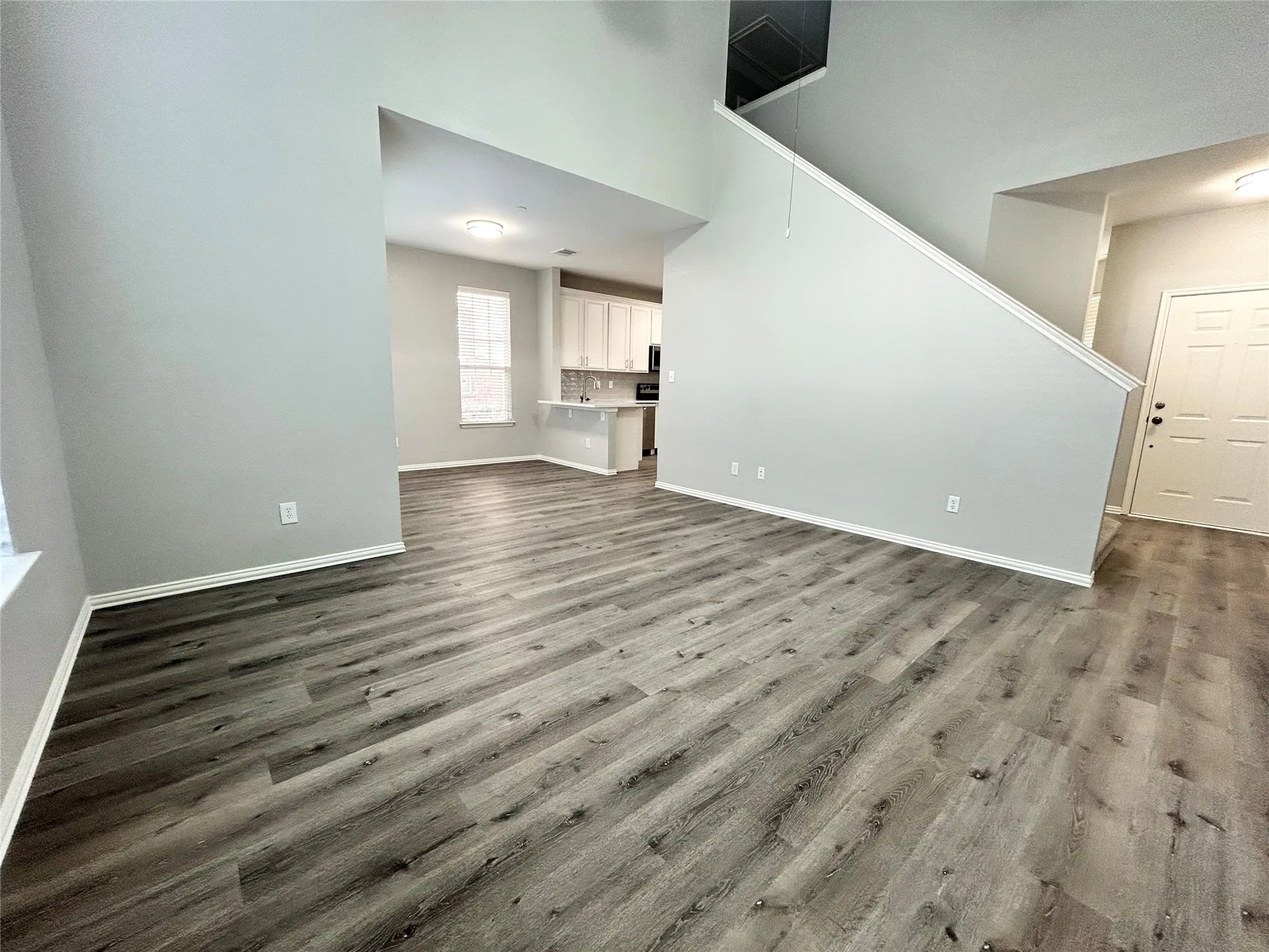 Townhouse For Rent in Collin County , 8517 Hunters Trace Lane, Plano, Texas 75024, 3 Bedroom, 3 Bathroom, 2 Garage spaces, 1,585 Sqft, built in 2001, mls#21405658, Real Estate Agent in Plano, Homes For Rent in Collin county, Homes For Rent in Plano, Realtor in Plano Texas, Real Estate Brokerage Independent Realty Texas, Luminita Cordes Realtor