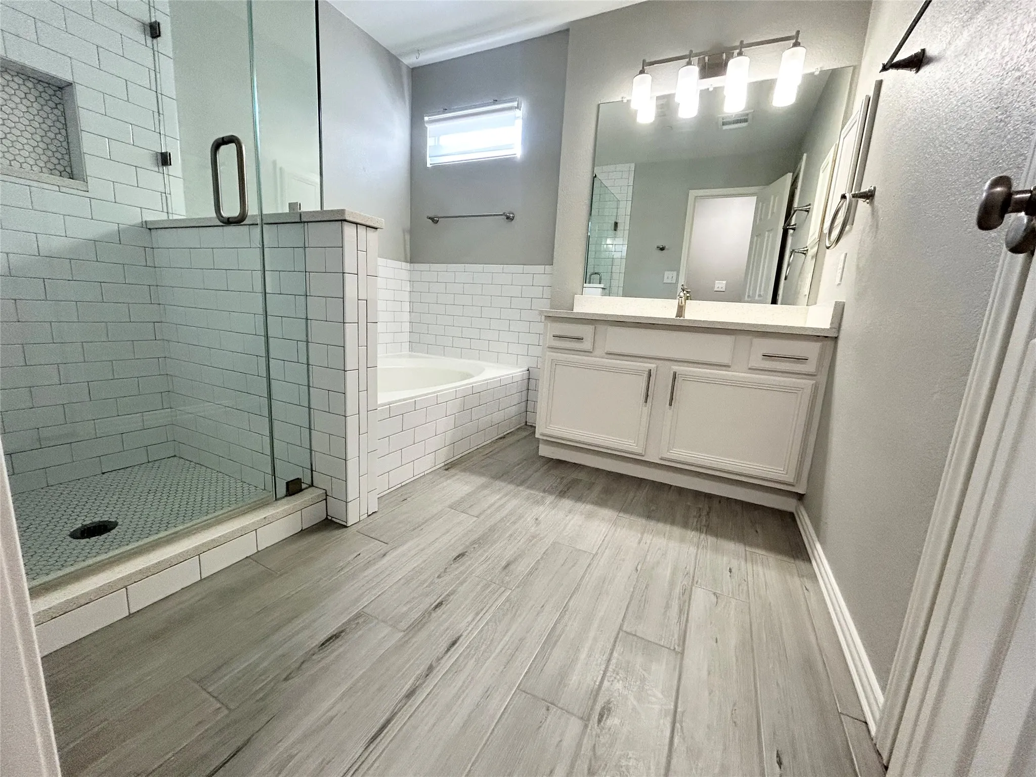 Townhouse For Rent in Collin County , 8517 Hunters Trace Lane, Plano, Texas 75024, 3 Bedroom, 3 Bathroom, 2 Garage spaces, 1,585 Sqft, built in 2001, mls#21405658, Real Estate Agent in Plano, Homes For Rent in Collin county, Homes For Rent in Plano, Realtor in Plano Texas, Real Estate Brokerage Independent Realty Texas, Luminita Cordes Realtor