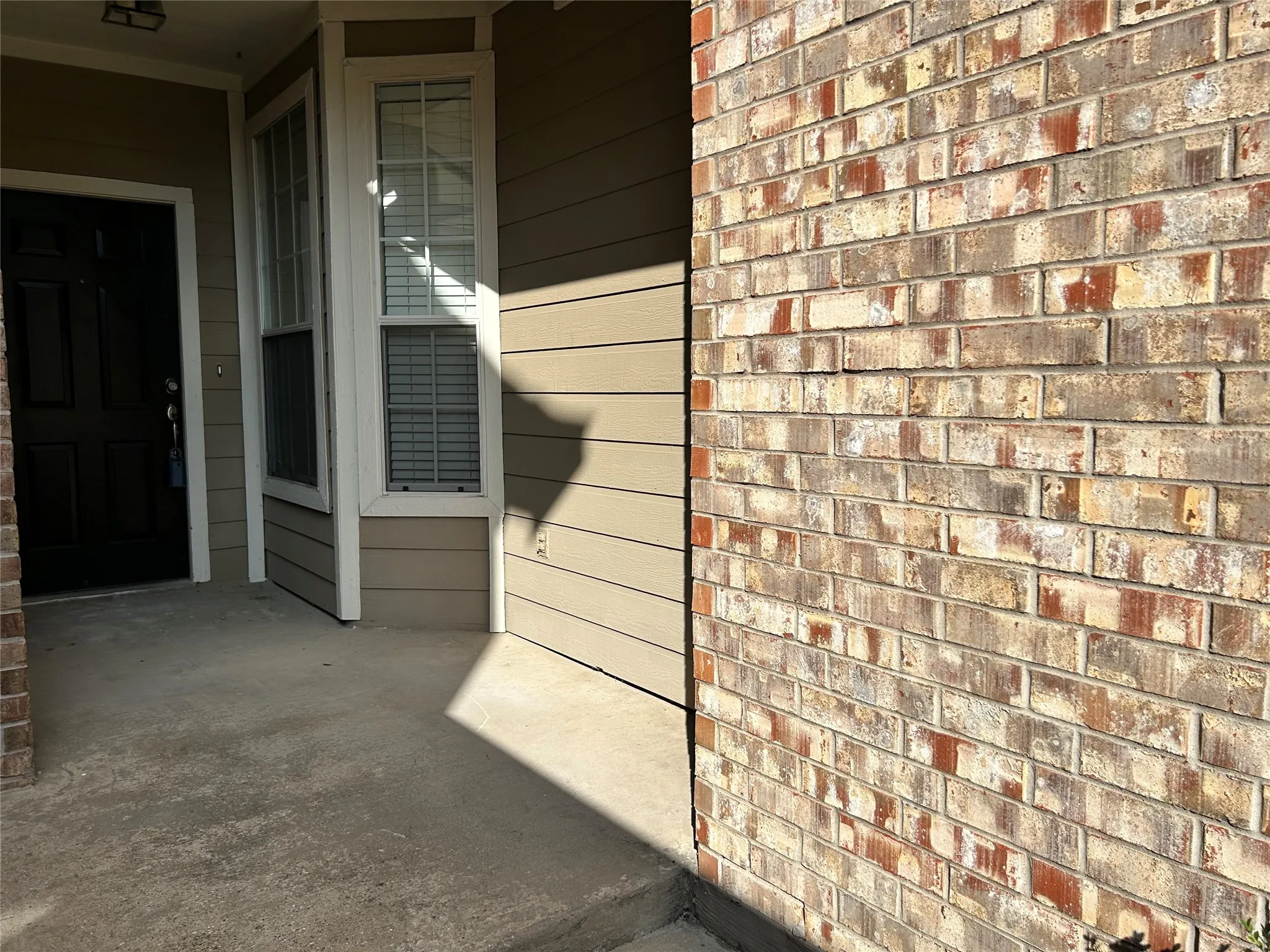 Townhouse For Rent in Collin County , 8517 Hunters Trace Lane, Plano, Texas 75024, 3 Bedroom, 3 Bathroom, 2 Garage spaces, 1,585 Sqft, built in 2001, mls#21405658, Real Estate Agent in Plano, Homes For Rent in Collin county, Homes For Rent in Plano, Realtor in Plano Texas, Real Estate Brokerage Independent Realty Texas, Luminita Cordes Realtor