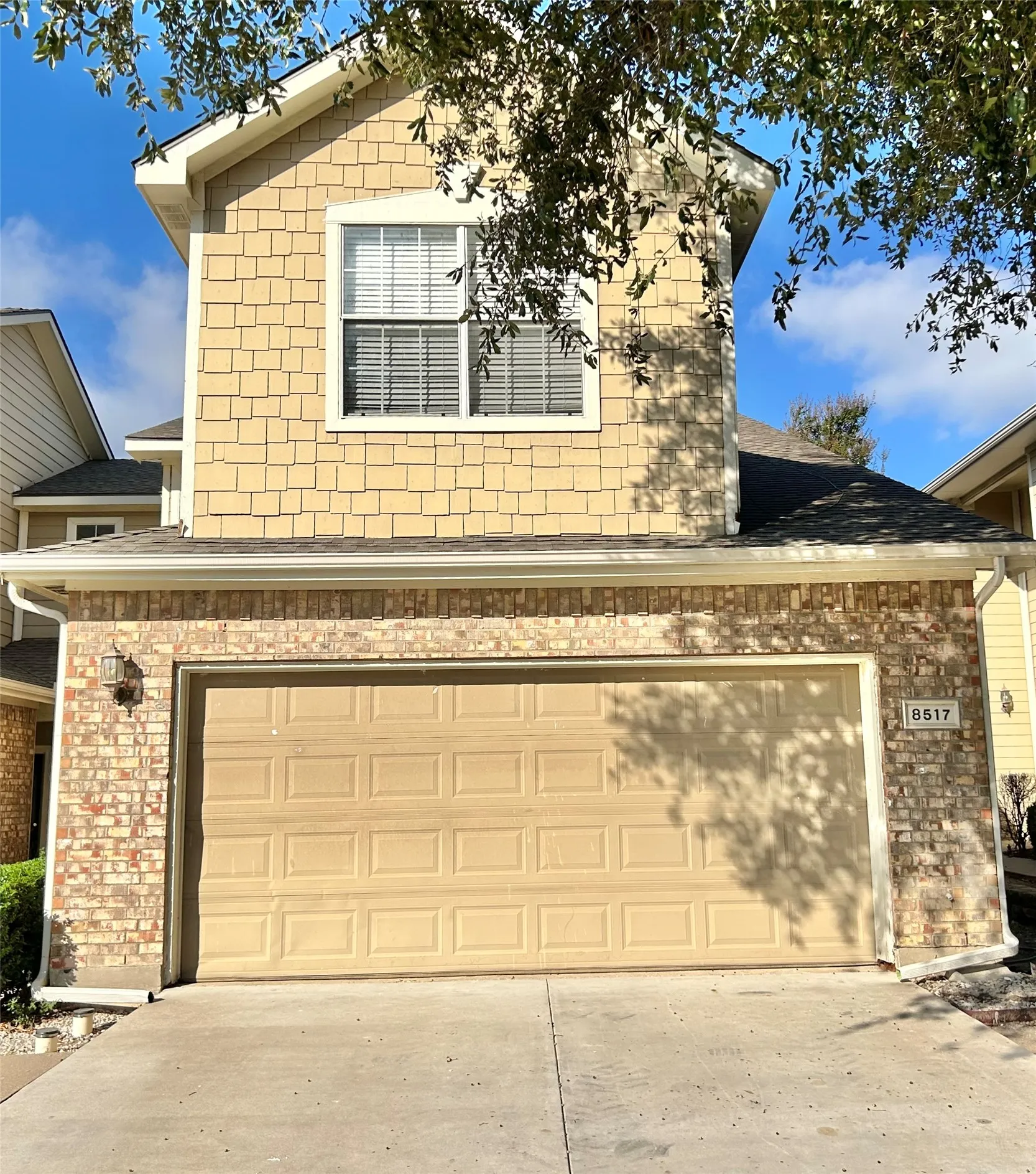 Townhouse For Rent in Collin County , 8517 Hunters Trace Lane, Plano, Texas 75024, 3 Bedroom, 3 Bathroom, 2 Garage spaces, 1,585 Sqft, built in 2001, mls#21405658, Real Estate Agent in Plano, Homes For Rent in Collin county, Homes For Rent in Plano, Realtor in Plano Texas, Real Estate Brokerage Independent Realty Texas, Luminita Cordes Realtor