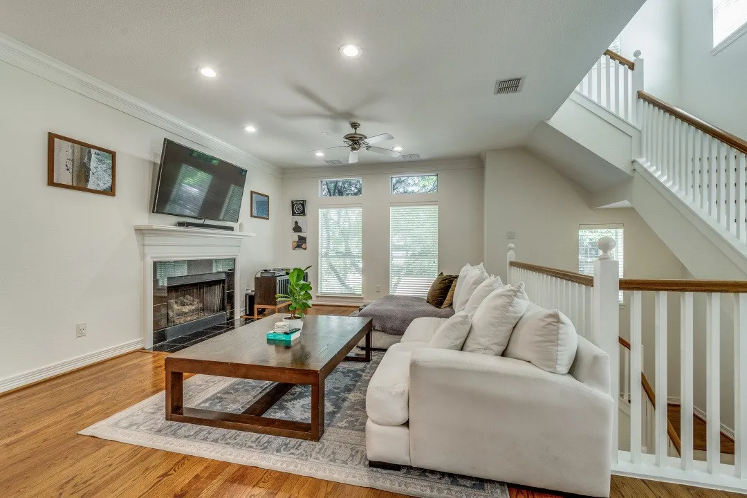 Townhouse For Rent in Dallas County , 2910 State Street, Dallas, Texas 75204, 3 Bedroom, 4 Bathroom, 2 Garage spaces, 2,132 Sqft, built in 2001, mls#21413031, Real Estate Agent in Dallas, Homes For Rent in Dallas county, Homes For Rent in Dallas, Realtor in Dallas Texas, Real Estate Brokerage Independent Realty Texas, Luminita Cordes Realtor