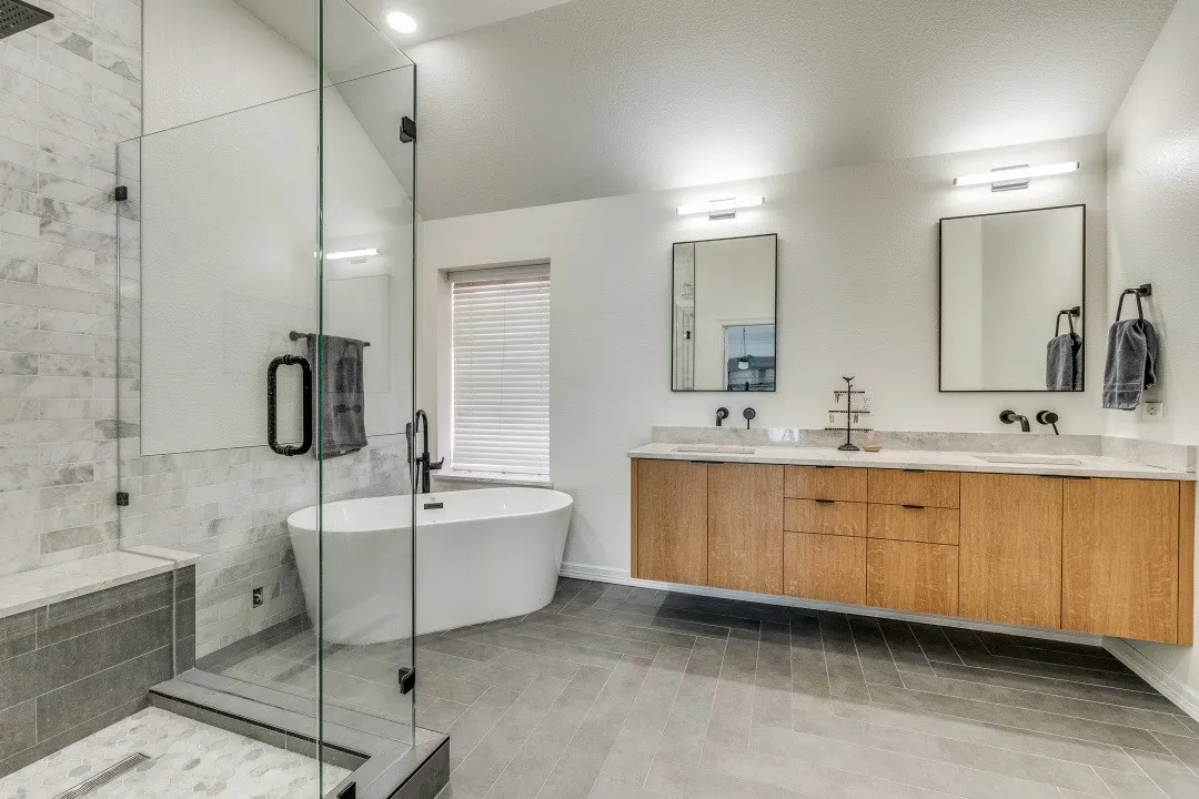 Townhouse For Rent in Dallas County , 2910 State Street, Dallas, Texas 75204, 3 Bedroom, 4 Bathroom, 2 Garage spaces, 2,132 Sqft, built in 2001, mls#21413031, Real Estate Agent in Dallas, Homes For Rent in Dallas county, Homes For Rent in Dallas, Realtor in Dallas Texas, Real Estate Brokerage Independent Realty Texas, Luminita Cordes Realtor