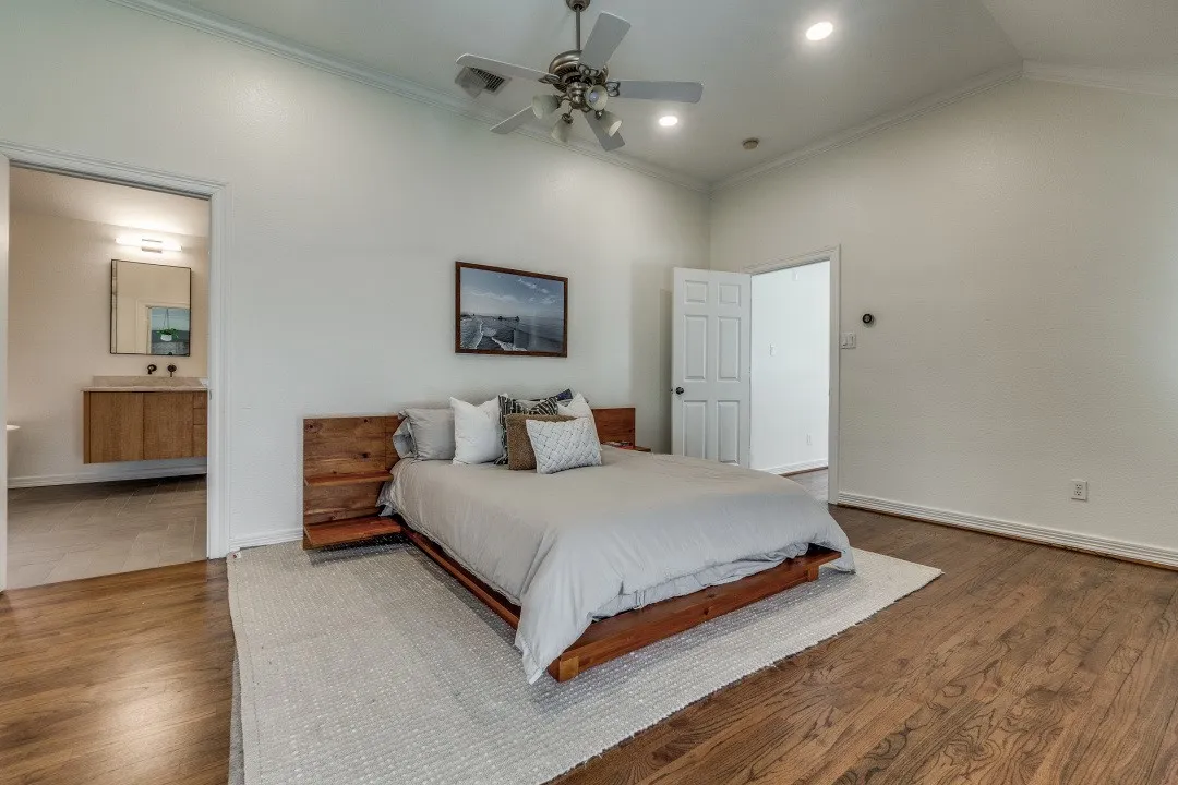 Townhouse For Rent in Dallas County , 2910 State Street, Dallas, Texas 75204, 3 Bedroom, 4 Bathroom, 2 Garage spaces, 2,132 Sqft, built in 2001, mls#21413031, Real Estate Agent in Dallas, Homes For Rent in Dallas county, Homes For Rent in Dallas, Realtor in Dallas Texas, Real Estate Brokerage Independent Realty Texas, Luminita Cordes Realtor