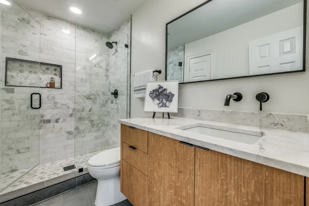 Townhouse For Rent in Dallas County , 2910 State Street, Dallas, Texas 75204, 3 Bedroom, 4 Bathroom, 2 Garage spaces, 2,132 Sqft, built in 2001, mls#21413031, Real Estate Agent in Dallas, Homes For Rent in Dallas county, Homes For Rent in Dallas, Realtor in Dallas Texas, Real Estate Brokerage Independent Realty Texas, Luminita Cordes Realtor