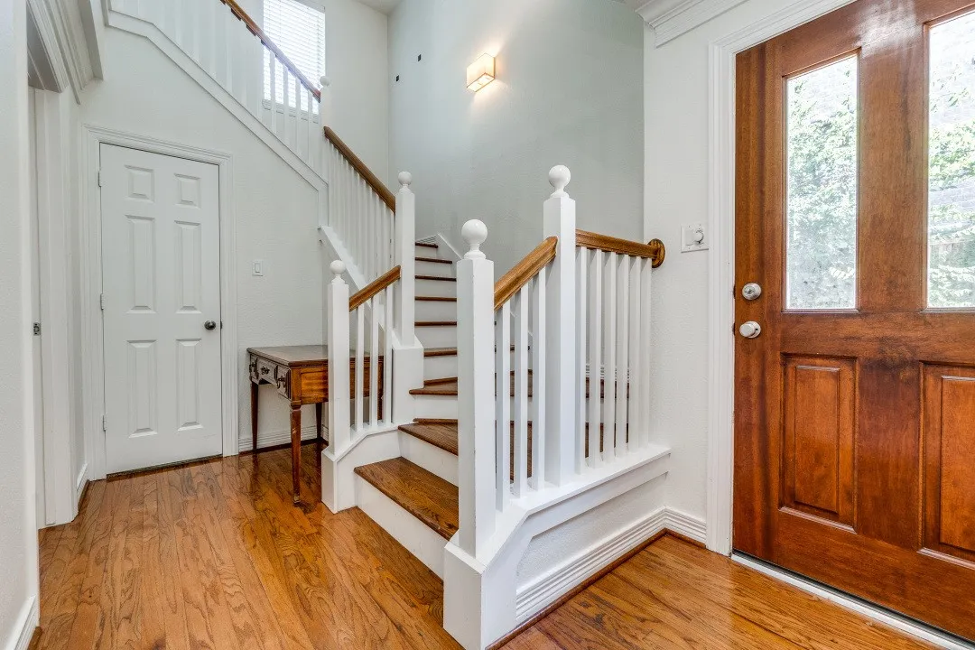 Townhouse For Rent in Dallas County , 2910 State Street, Dallas, Texas 75204, 3 Bedroom, 4 Bathroom, 2 Garage spaces, 2,132 Sqft, built in 2001, mls#21413031, Real Estate Agent in Dallas, Homes For Rent in Dallas county, Homes For Rent in Dallas, Realtor in Dallas Texas, Real Estate Brokerage Independent Realty Texas, Luminita Cordes Realtor