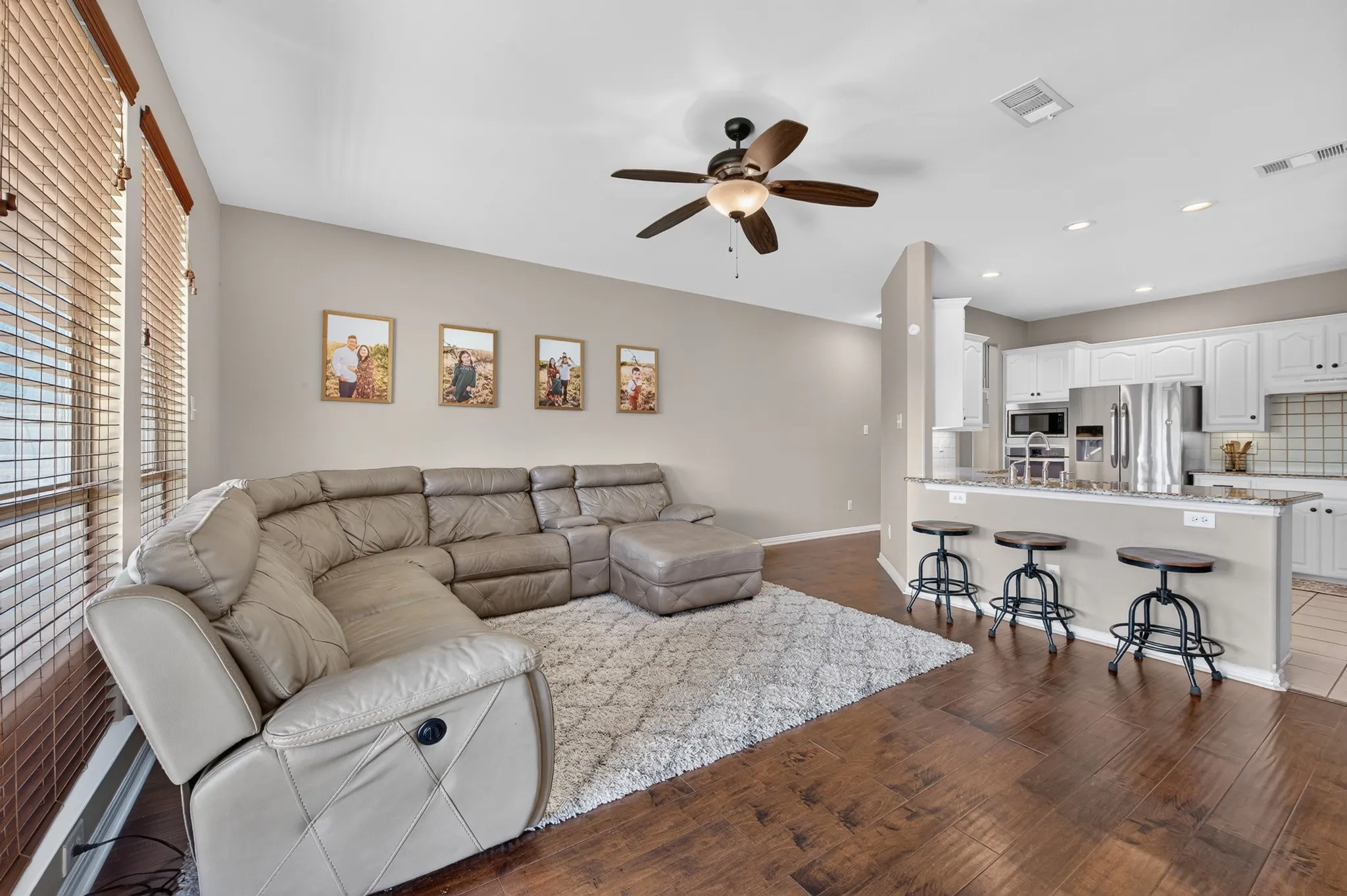 Single Family Residence For Sale in Denton County , 2039 Camelot Drive, Lewisville, Texas 75067, 4 Bedroom, 3 Bathroom, 2 Garage spaces, 2,687 Sqft, built in 1999, mls#21407678, Real Estate Agent in Lewisville, Homes For Sale in Denton county, Homes For Sale in Lewisville, Realtor in Lewisville Texas, Real Estate Brokerage Independent Realty Texas, Luminita Cordes Realtor