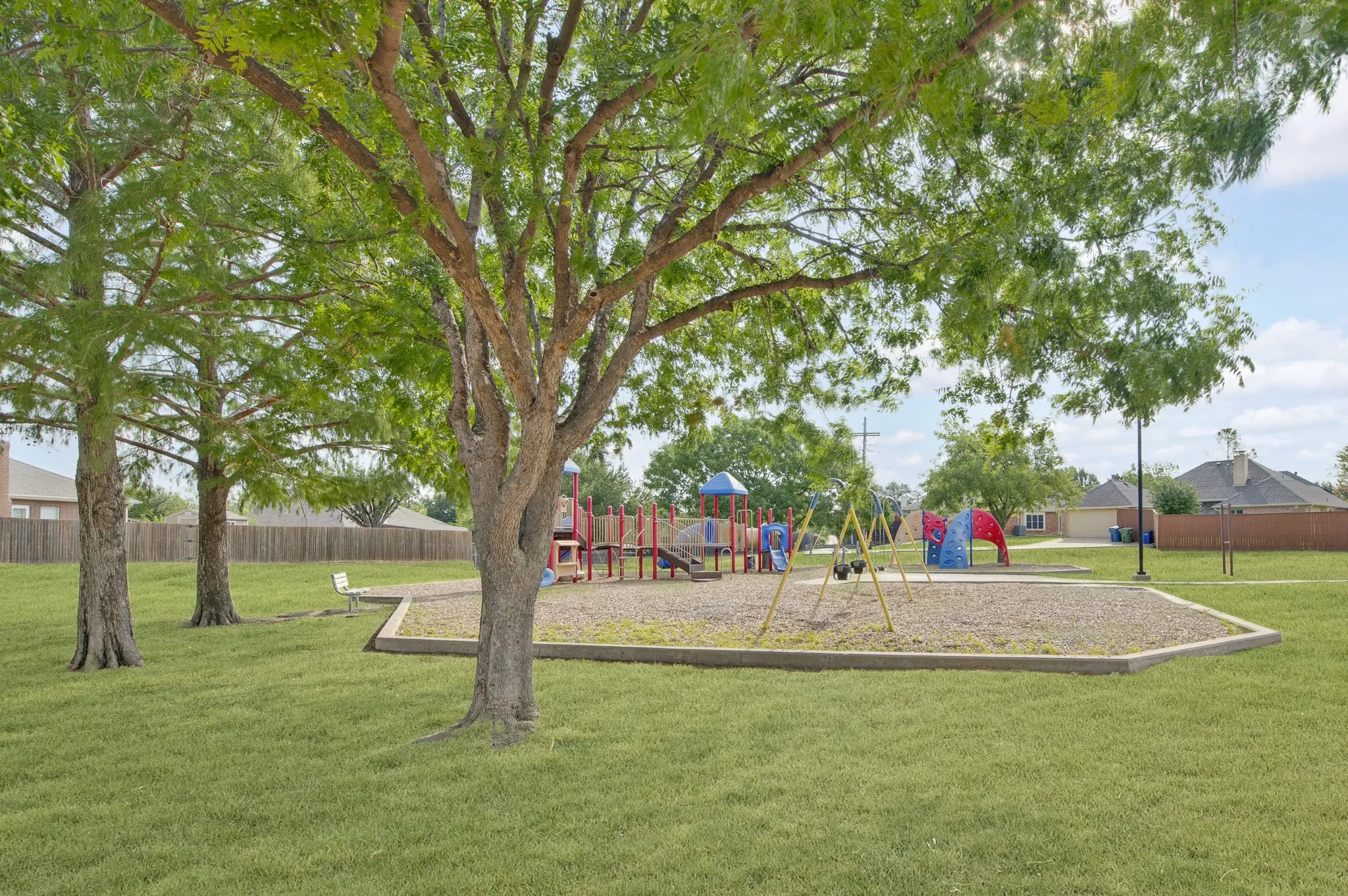 Single Family Residence For Sale in Denton County , 2039 Camelot Drive, Lewisville, Texas 75067, 4 Bedroom, 3 Bathroom, 2 Garage spaces, 2,687 Sqft, built in 1999, mls#21407678, Real Estate Agent in Lewisville, Homes For Sale in Denton county, Homes For Sale in Lewisville, Realtor in Lewisville Texas, Real Estate Brokerage Independent Realty Texas, Luminita Cordes Realtor