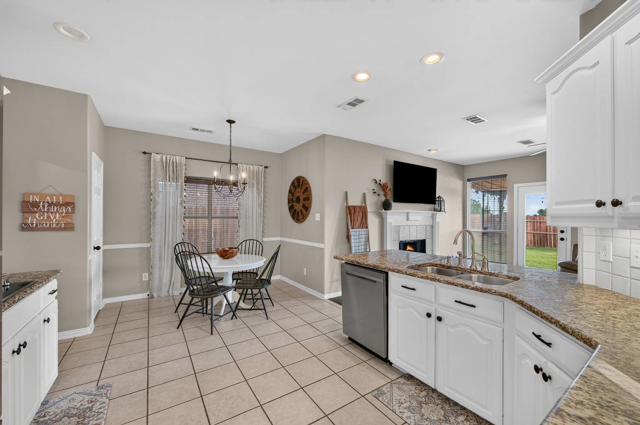 Single Family Residence For Sale in Denton County , 2039 Camelot Drive, Lewisville, Texas 75067, 4 Bedroom, 3 Bathroom, 2 Garage spaces, 2,687 Sqft, built in 1999, mls#21407678, Real Estate Agent in Lewisville, Homes For Sale in Denton county, Homes For Sale in Lewisville, Realtor in Lewisville Texas, Real Estate Brokerage Independent Realty Texas, Luminita Cordes Realtor