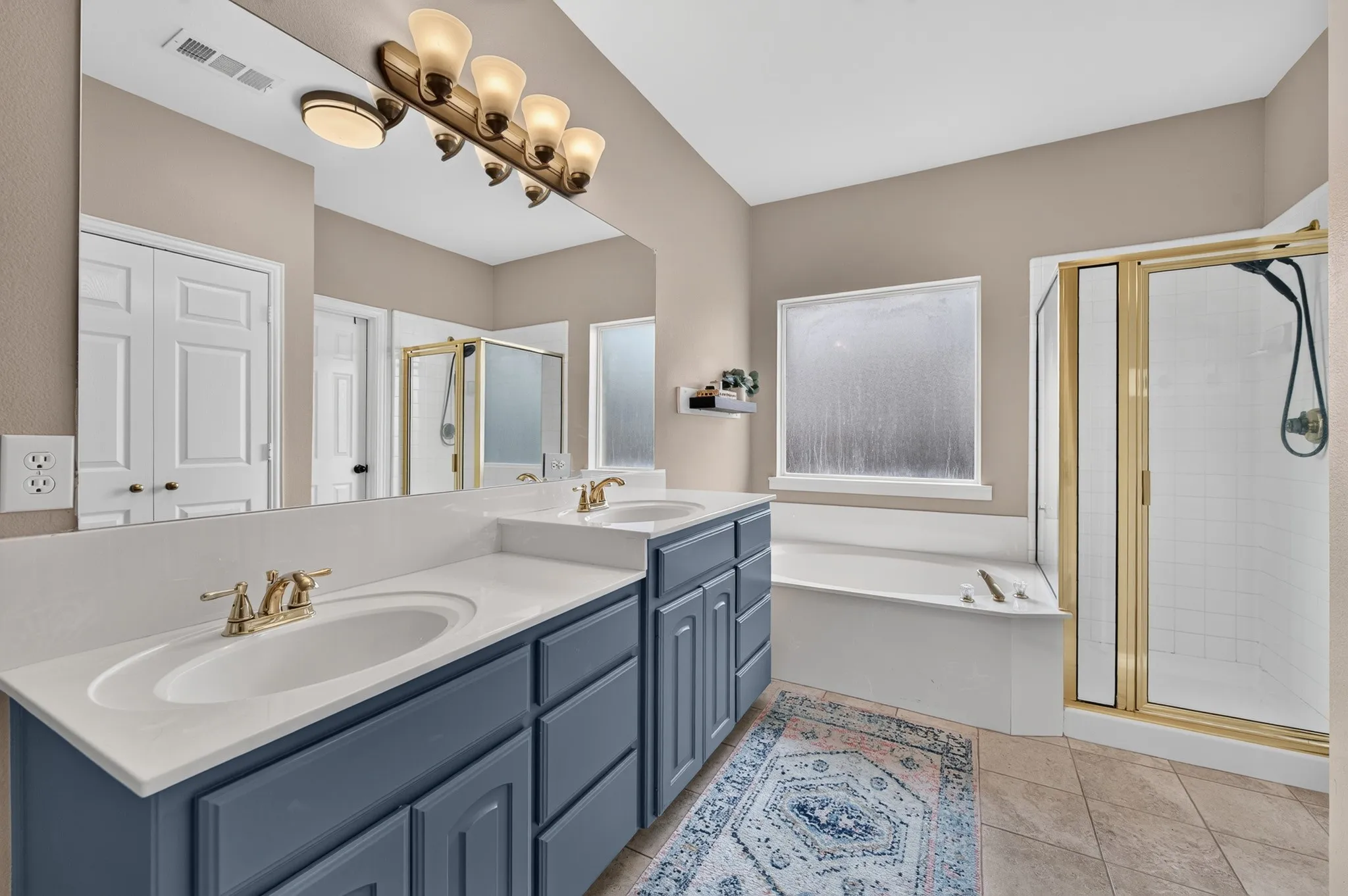 Single Family Residence For Sale in Denton County , 2039 Camelot Drive, Lewisville, Texas 75067, 4 Bedroom, 3 Bathroom, 2 Garage spaces, 2,687 Sqft, built in 1999, mls#21407678, Real Estate Agent in Lewisville, Homes For Sale in Denton county, Homes For Sale in Lewisville, Realtor in Lewisville Texas, Real Estate Brokerage Independent Realty Texas, Luminita Cordes Realtor