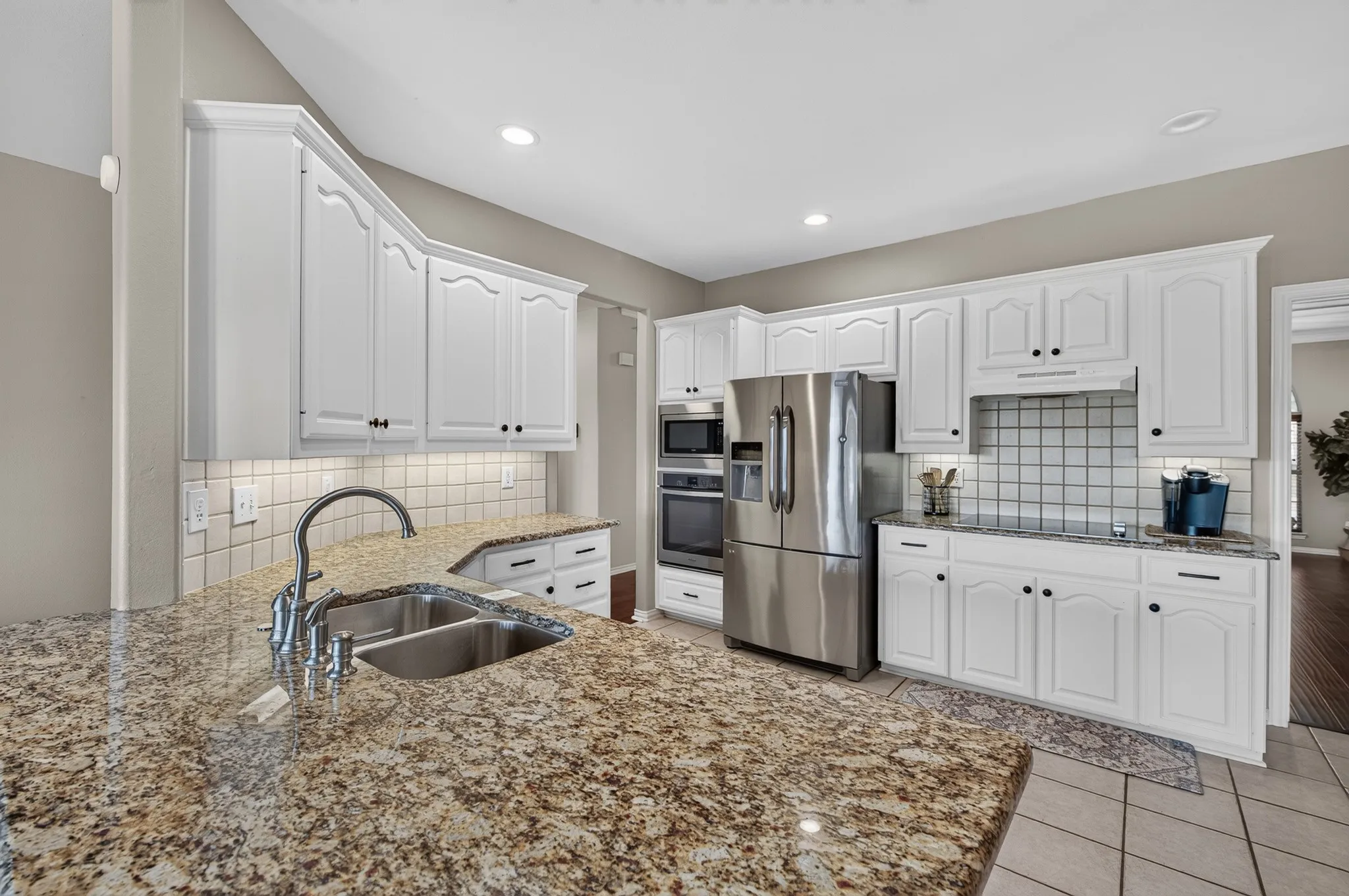 Single Family Residence For Sale in Denton County , 2039 Camelot Drive, Lewisville, Texas 75067, 4 Bedroom, 3 Bathroom, 2 Garage spaces, 2,687 Sqft, built in 1999, mls#21407678, Real Estate Agent in Lewisville, Homes For Sale in Denton county, Homes For Sale in Lewisville, Realtor in Lewisville Texas, Real Estate Brokerage Independent Realty Texas, Luminita Cordes Realtor