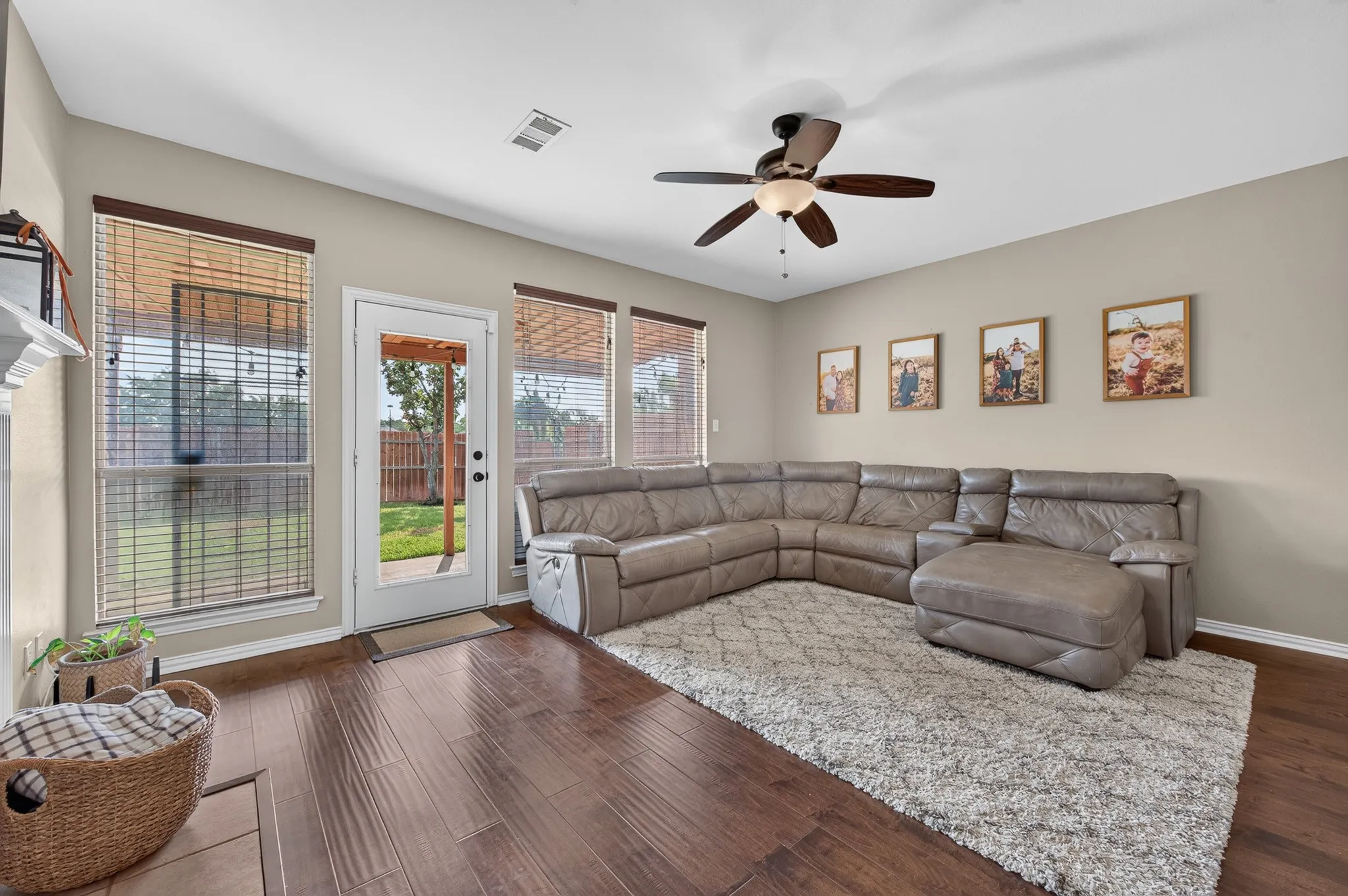 Single Family Residence For Sale in Denton County , 2039 Camelot Drive, Lewisville, Texas 75067, 4 Bedroom, 3 Bathroom, 2 Garage spaces, 2,687 Sqft, built in 1999, mls#21407678, Real Estate Agent in Lewisville, Homes For Sale in Denton county, Homes For Sale in Lewisville, Realtor in Lewisville Texas, Real Estate Brokerage Independent Realty Texas, Luminita Cordes Realtor